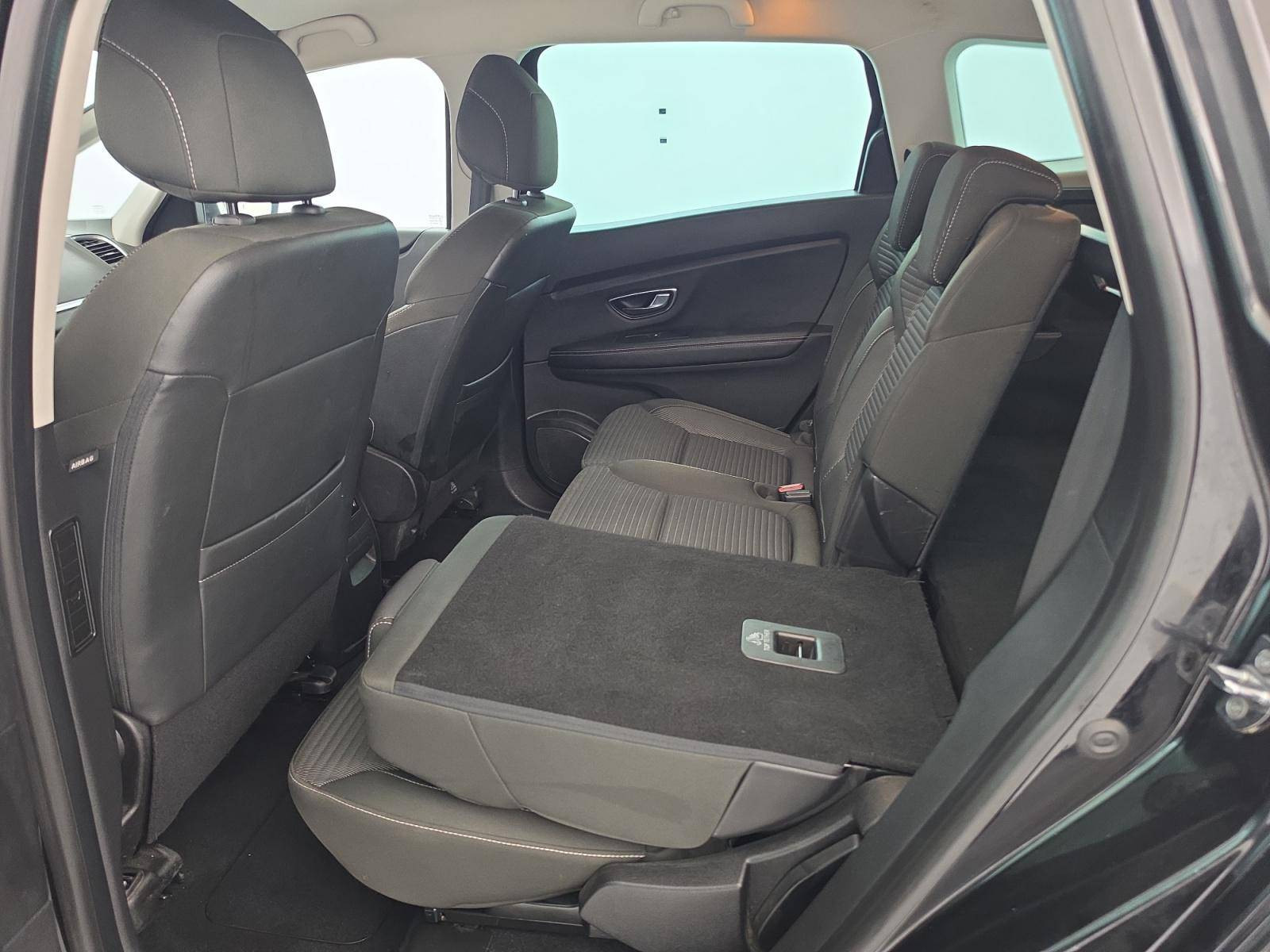 Vente en ligne Renault Grand Scenic 4 Grand Scenic Blue dCi 120 au prix de 13 999 €