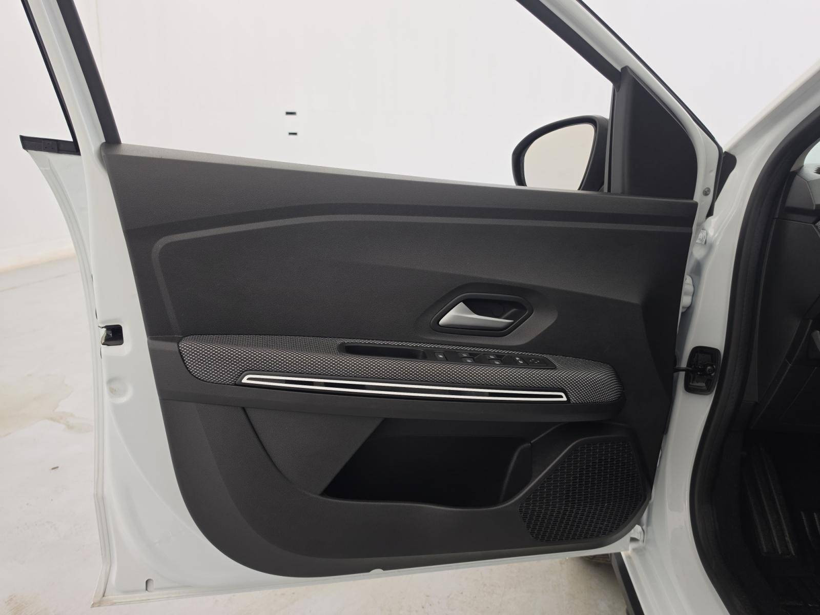 Vente en ligne Dacia Jogger  Hybrid 140 5 places au prix de 22 990 €