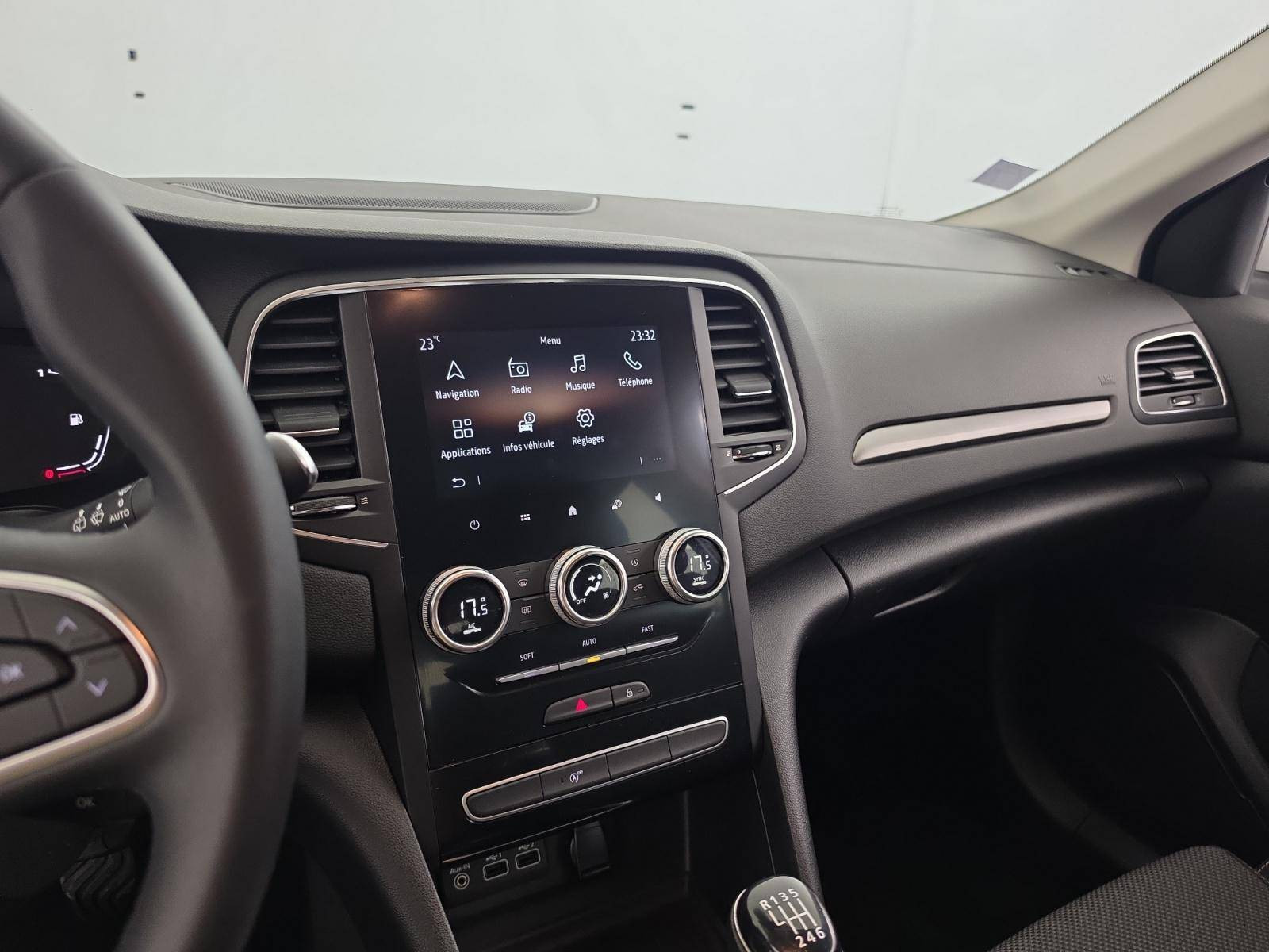 Vente en ligne Renault Megane 4  Blue dCi 115 au prix de 13 490 €