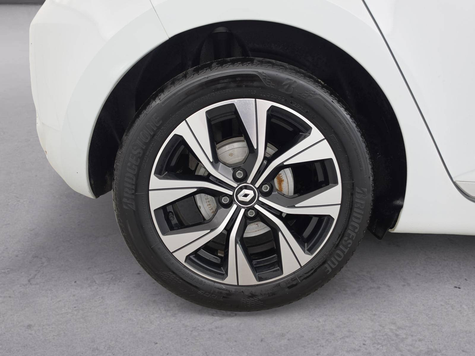 Vente en ligne Renault Clio 5 Clio E-Tech full hybrid 145 au prix de 15 690 €