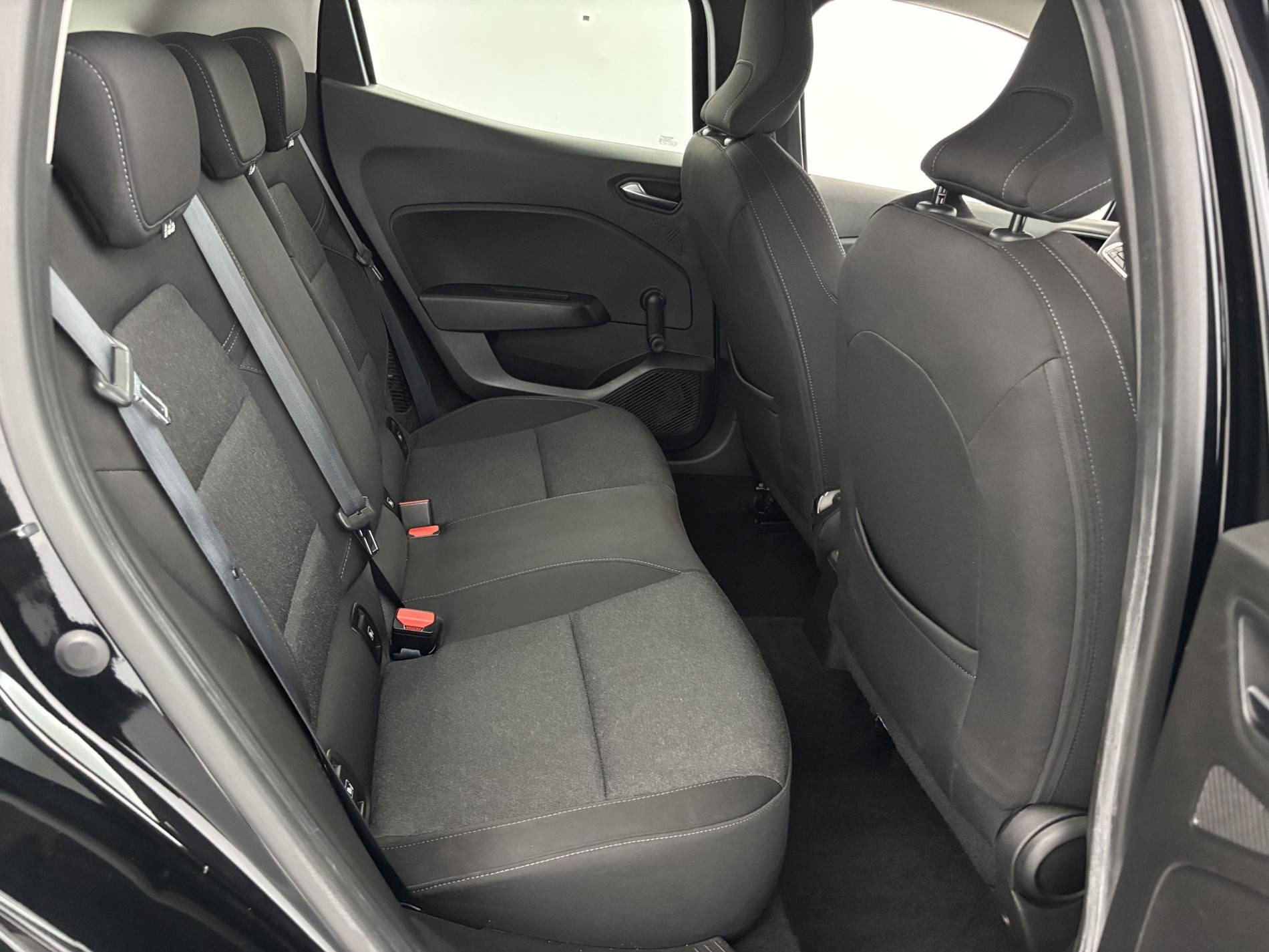 Vente en ligne Renault Clio 5 Clio E-Tech 140 - 21N au prix de 14 990 €