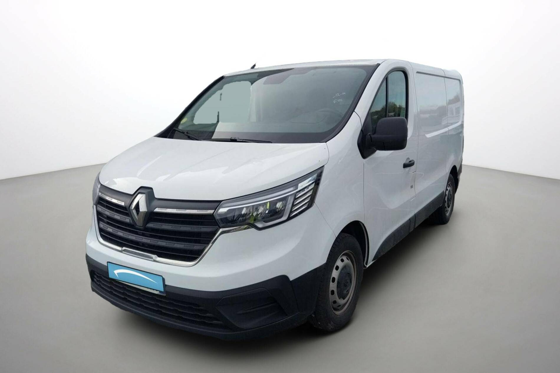 Vente en ligne Renault Trafic 3 Fourgon TRAFIC FGN L1H1 3000 KG BLUE DCI 130 au prix de 18 790 €