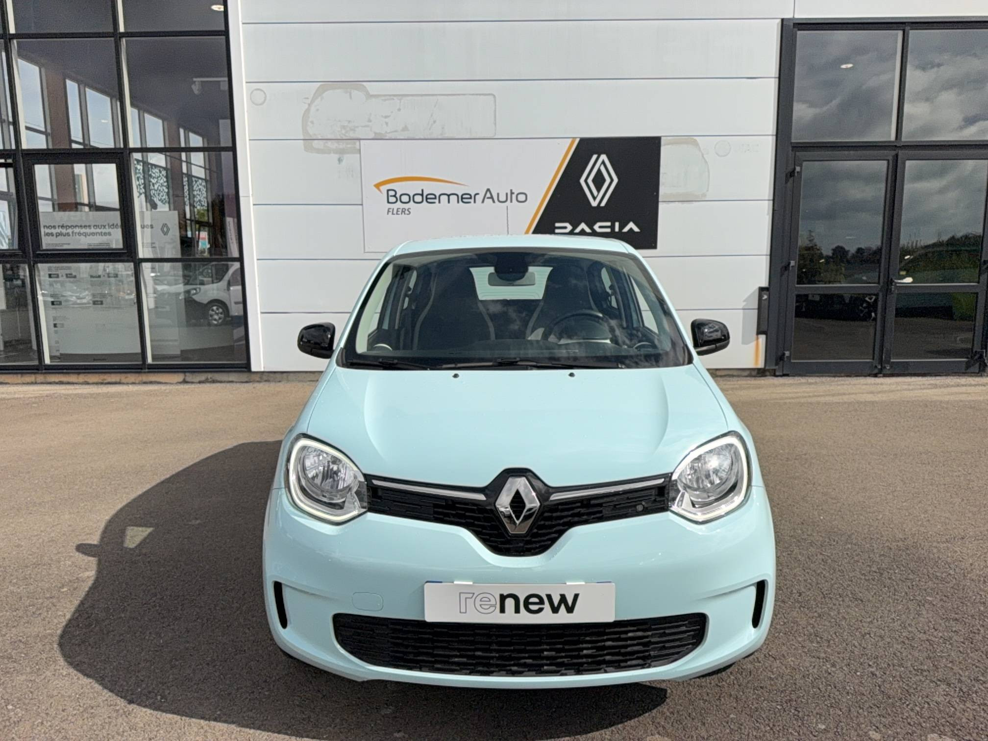Vente en ligne Renault Twingo Electrique Twingo III E-Tech au prix de 13 490 €