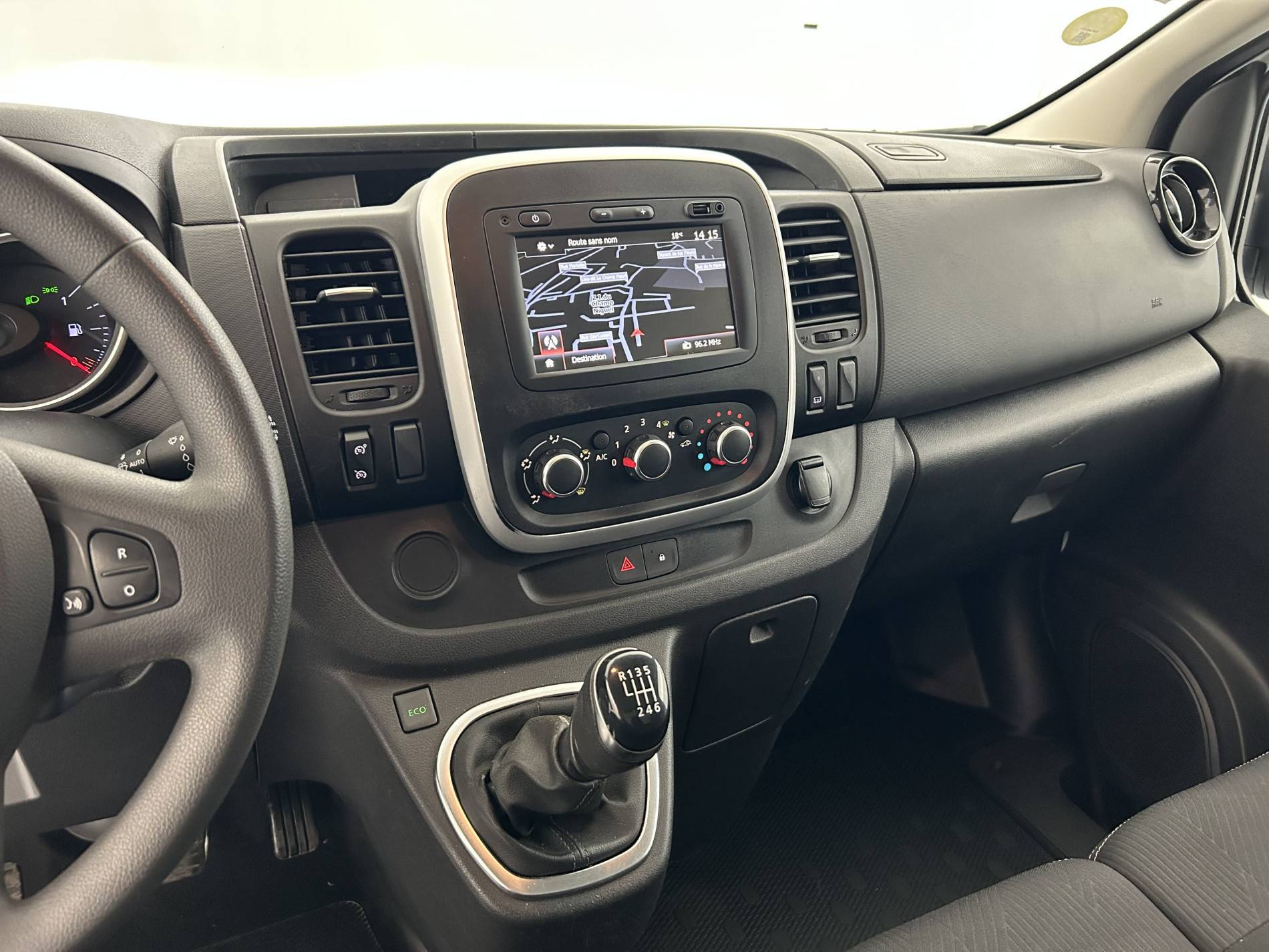 Vente en ligne Renault Trafic 3 Fourgon TRAFIC FGN L1H1 1200 KG DCI 120 au prix de 18 790 €
