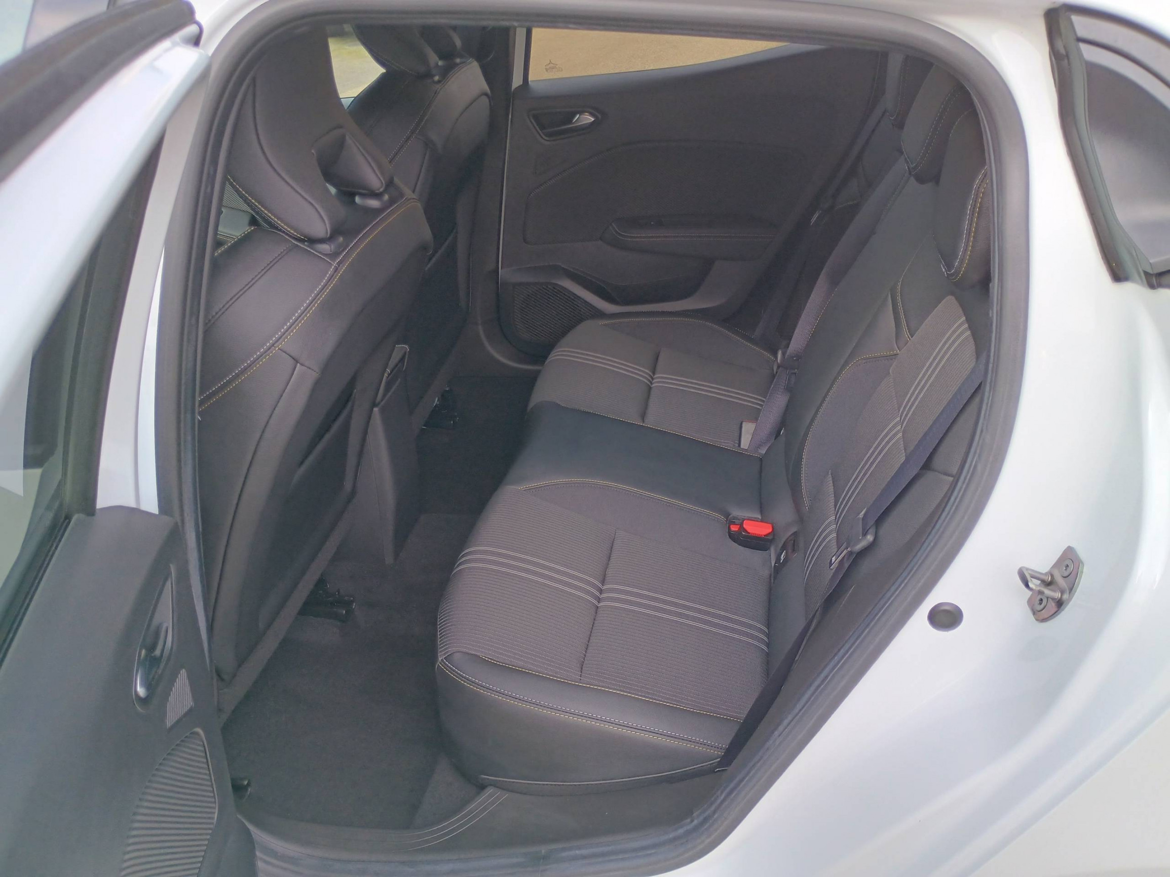 Vente en ligne Renault Clio 5 Clio E-Tech hybride 145 au prix de 20 490 €