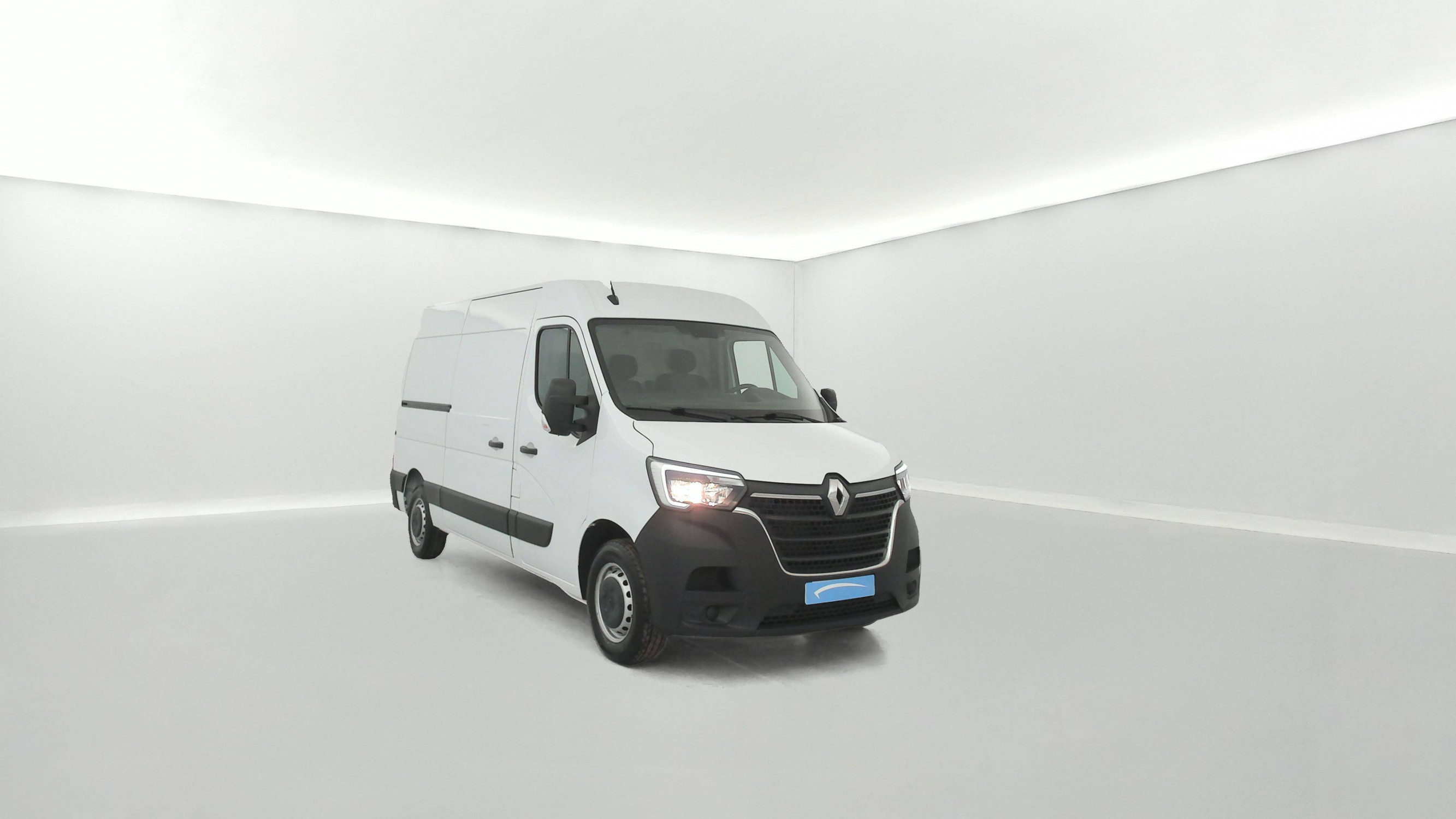 Vente en ligne Renault Master Fourgon MASTER FGN TRAC F3500 L2H2 BLUE DCI 135 au prix de 24 990 €