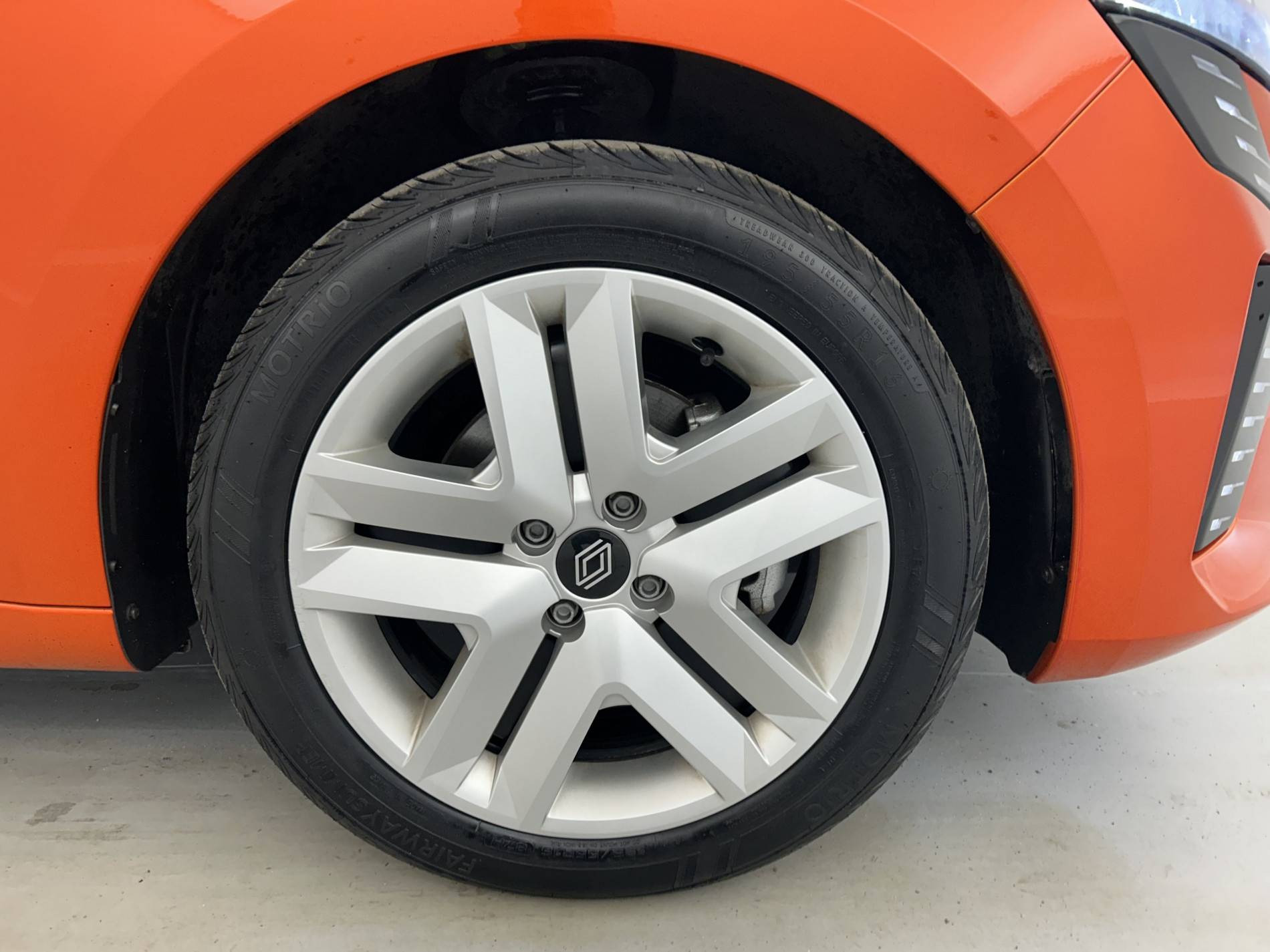 Vente en ligne Renault Clio 5 Clio E-Tech full hybrid 145 au prix de 19 900 €