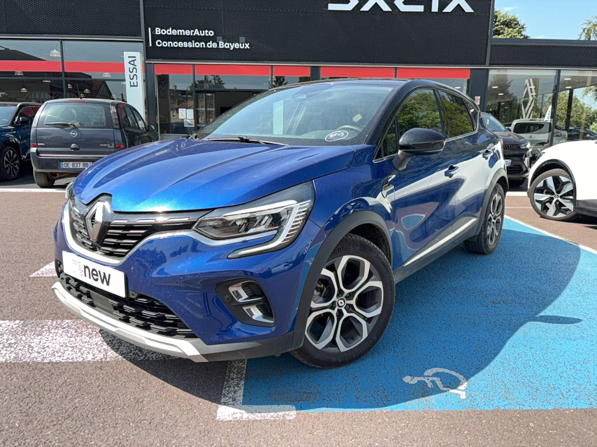 Renault Captur  E-Tech full hybrid 145 occasion de 2023 en vente à Bayeux