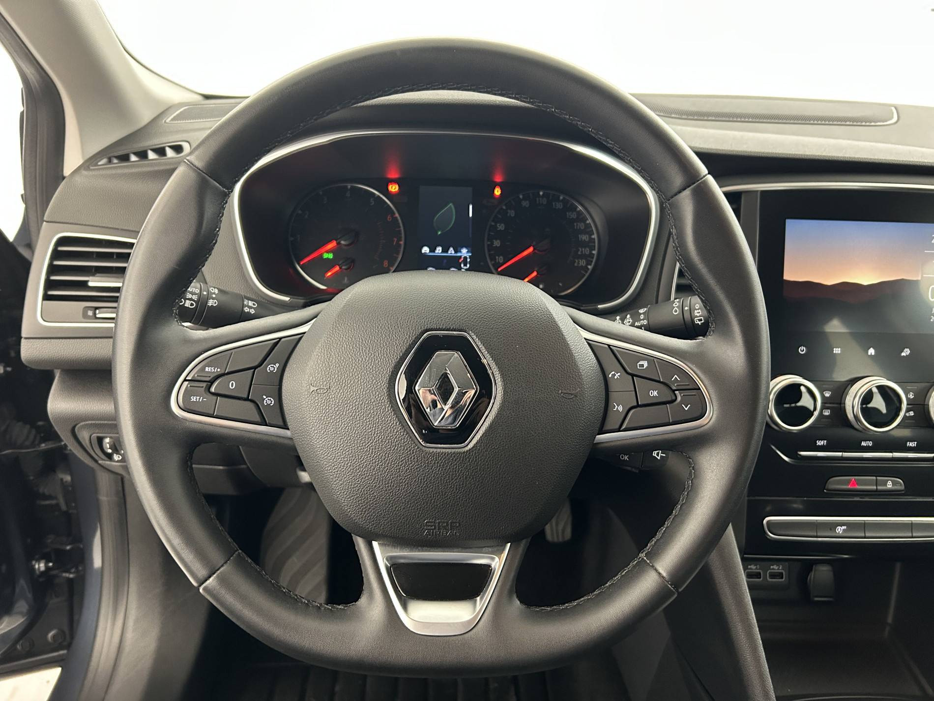 Vente en ligne Renault Megane 4 Estate  TCe 140 au prix de 15 490 €