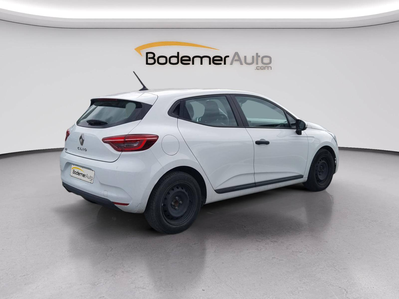 Vente en ligne Renault Clio 5 CLIO SOCIETE BLUE DCI 100 - 21N au prix de 11 990 €