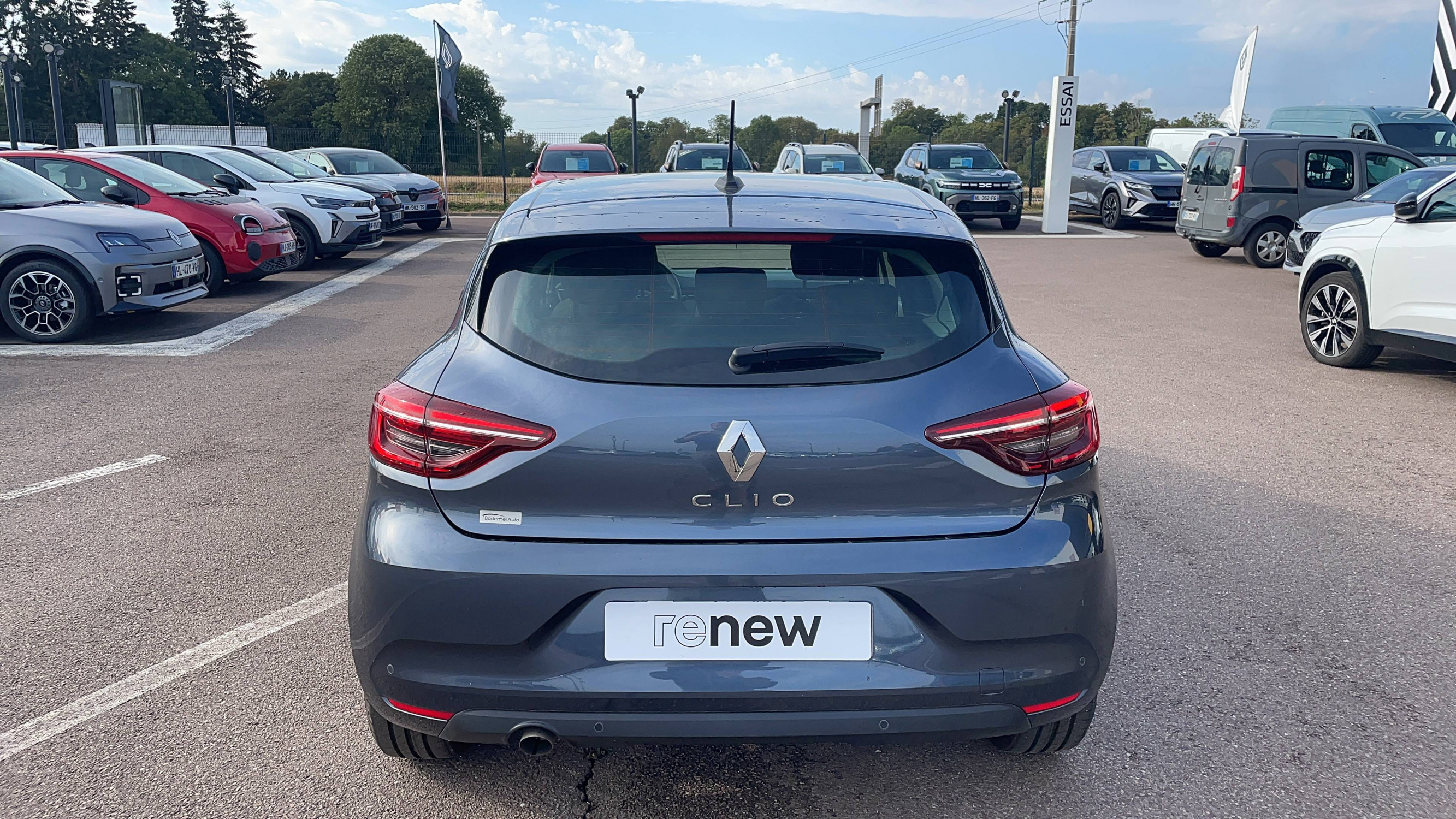 Vente en ligne Renault Clio 5 Clio TCe 100 GPL - 21N au prix de 13 990 €