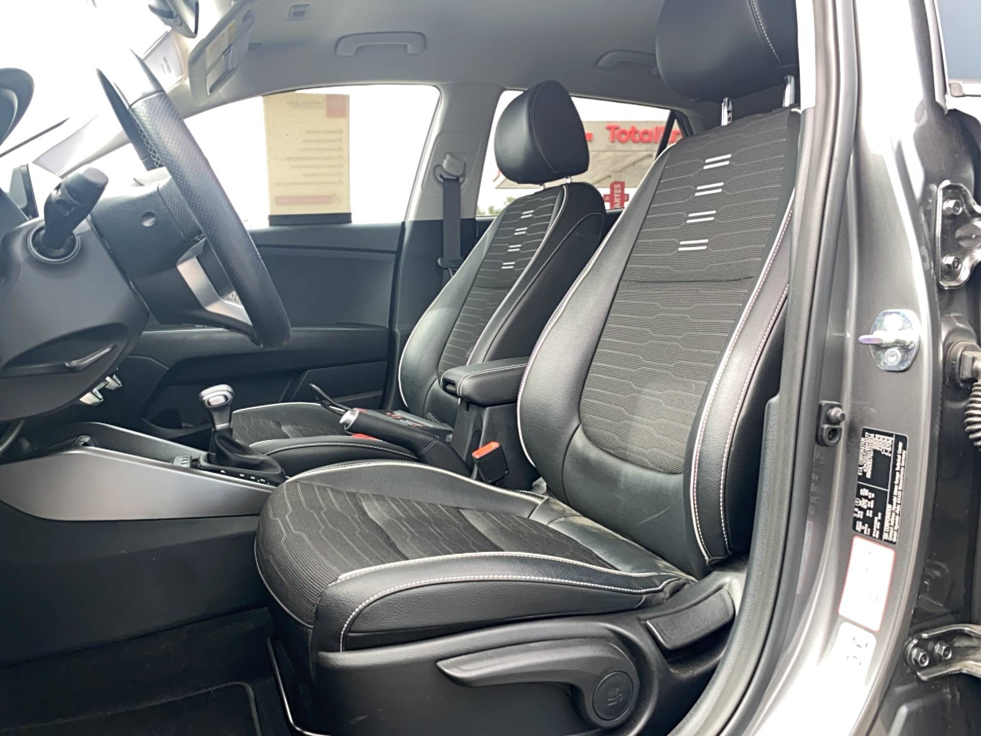 Vente en ligne Kia Stonic  1.0 T-GDi 100 ch DCT7 au prix de 19 490 €