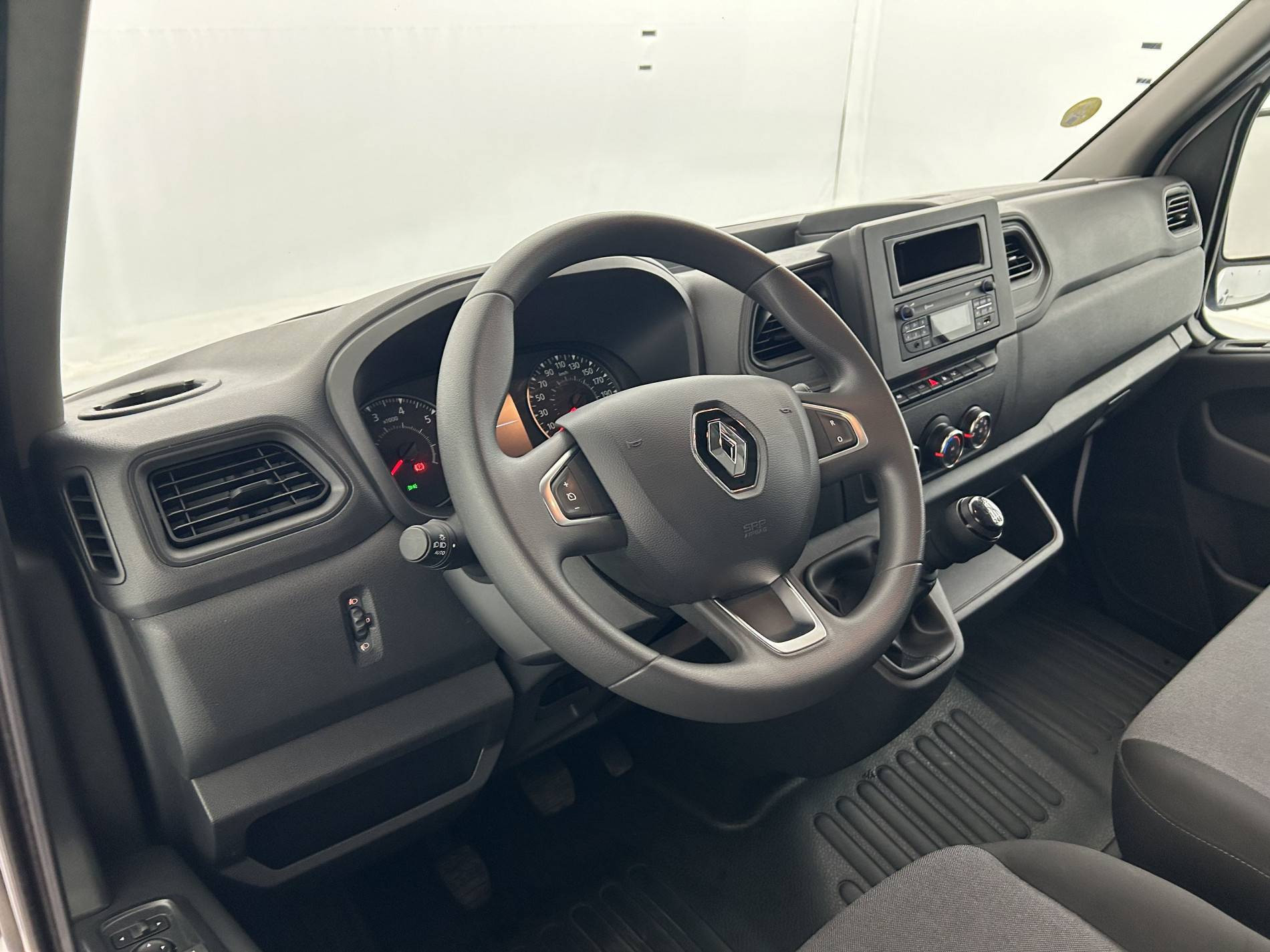 Vente en ligne Renault Master Fourgon MASTER FGN TRAC F3500 L2H2 BLUE DCI 135 au prix de 24 790 €