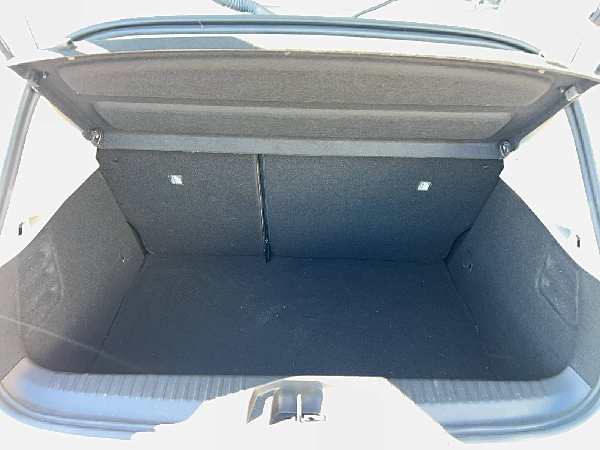 Vente en ligne Renault Clio 5 Clio E-Tech 140 - 21N au prix de 17 491 €