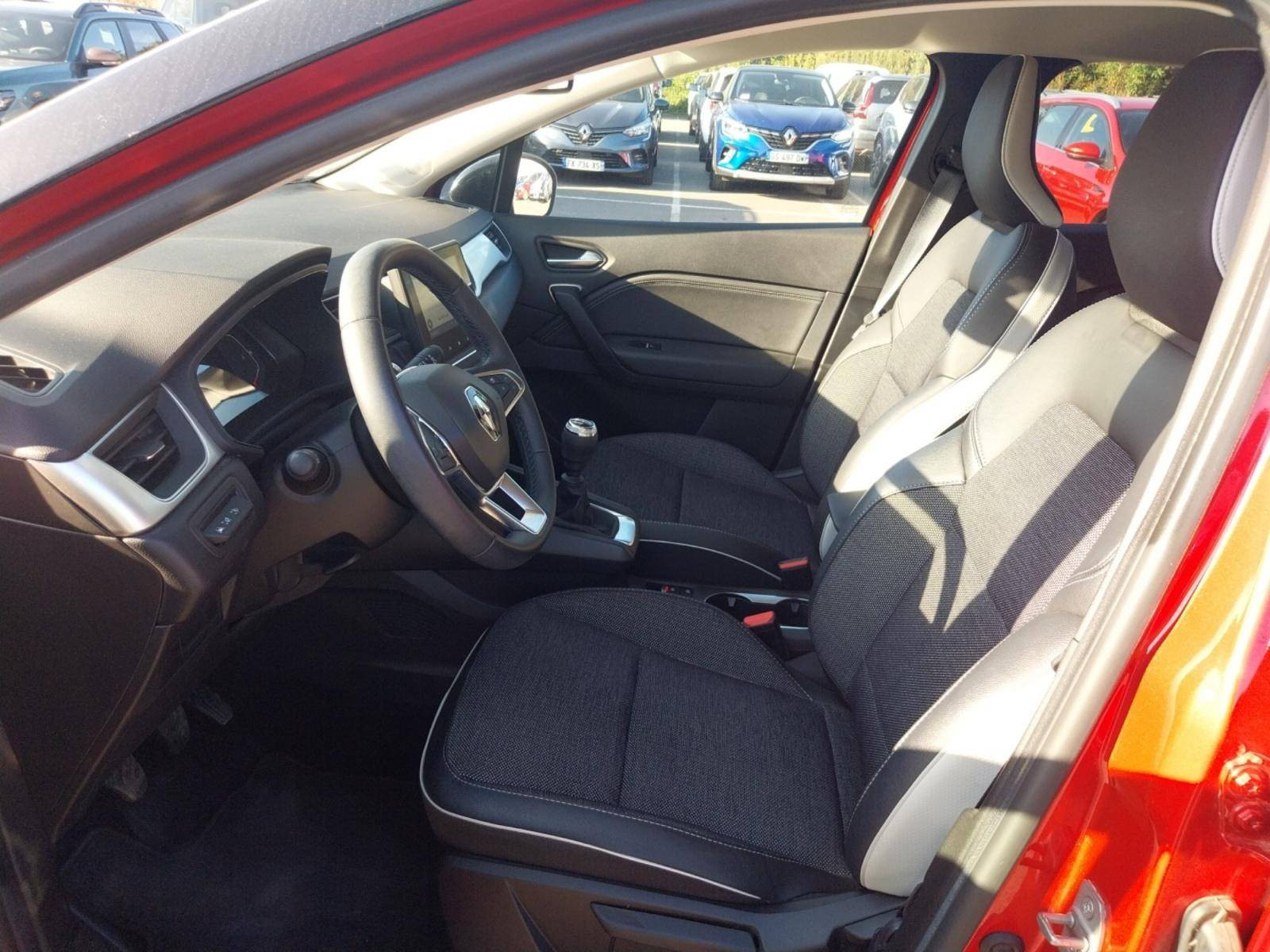 Vente en ligne Renault Captur  mild hybrid 140 au prix de 18 900 €