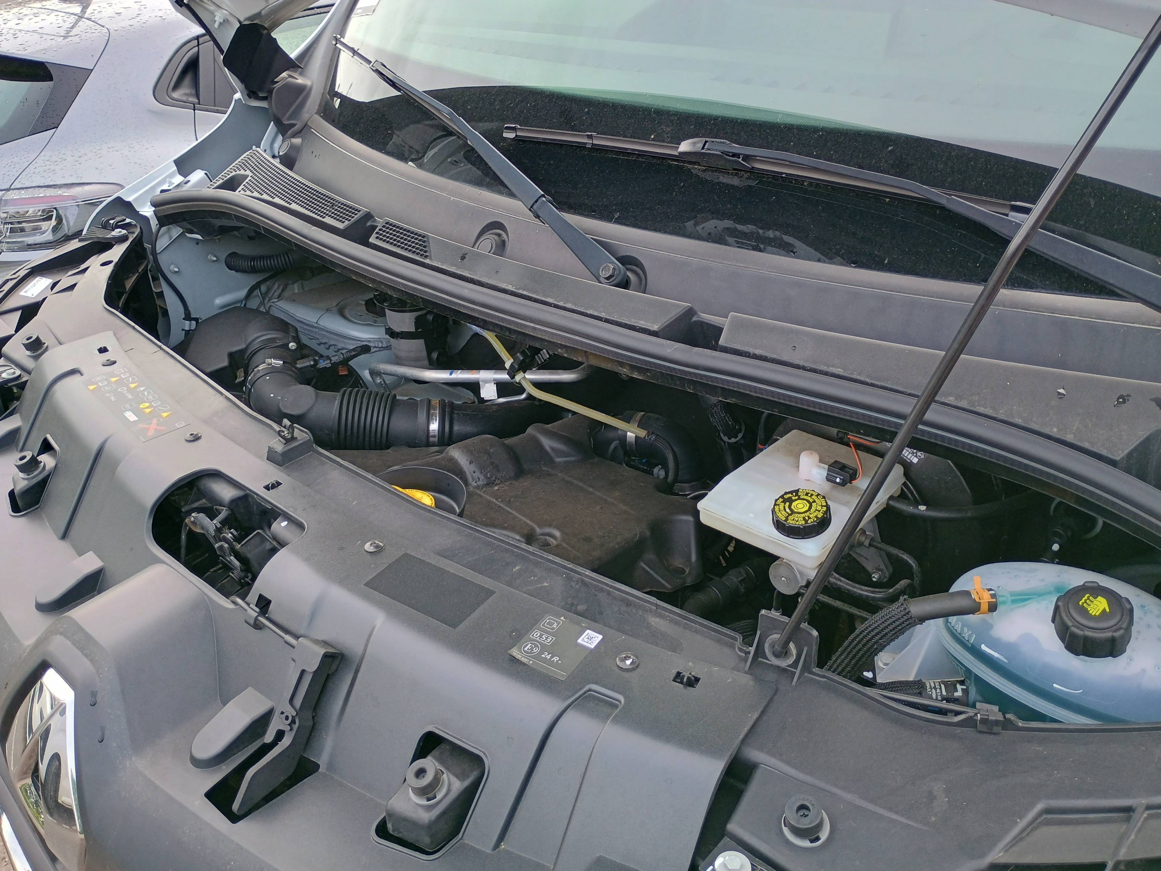 Vente en ligne Renault Master Fourgon MASTER FGN TRAC F3500 L2H2 BLUE DCI 135 au prix de 25 990 €