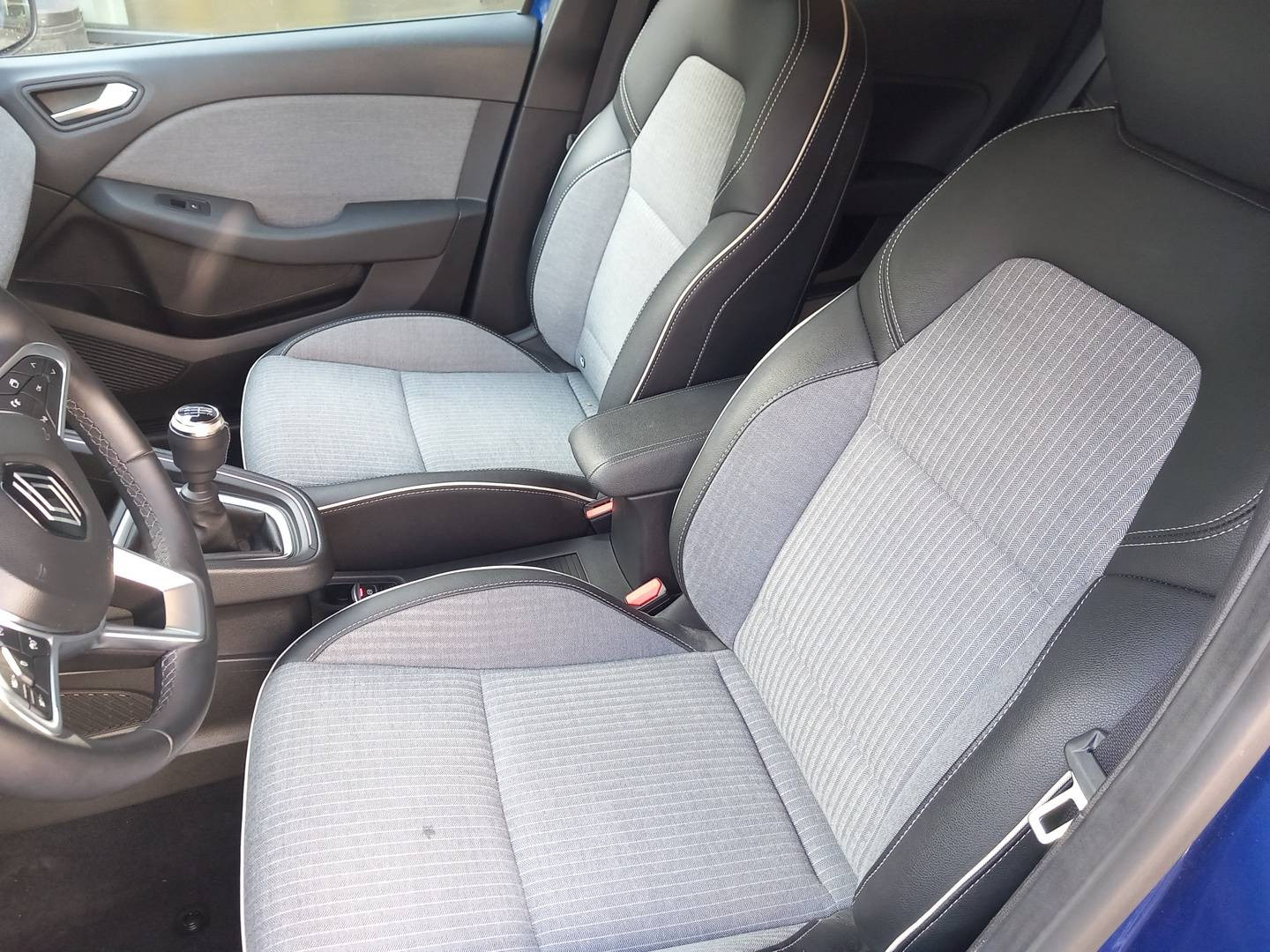 Vente en ligne Renault Clio 5 Clio TCe 90 au prix de 16 490 €