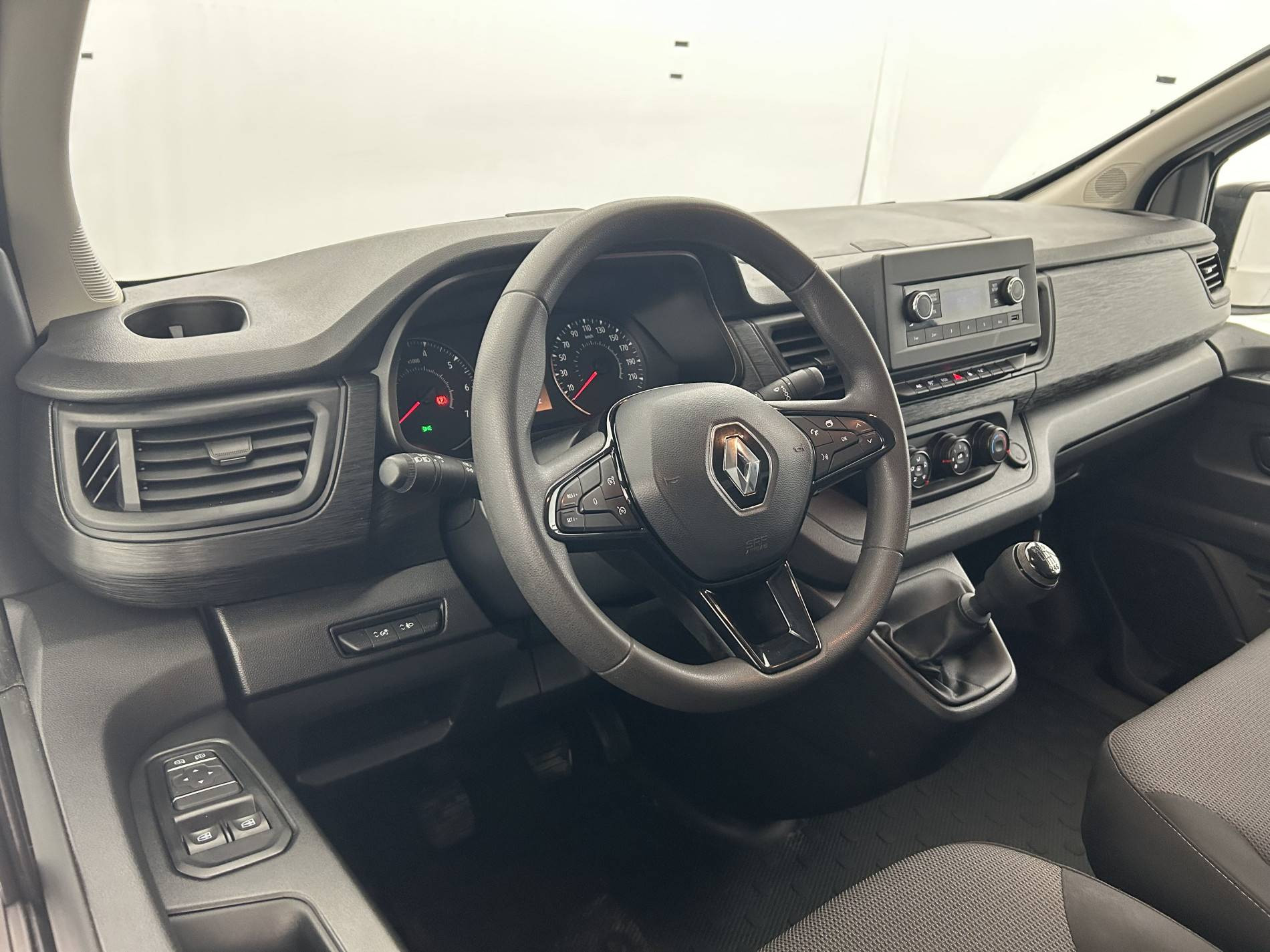 Vente en ligne Renault Trafic 3 Fourgon TRAFIC FGN L1H1 2800 KG BLUE DCI 110 au prix de 21 590 €