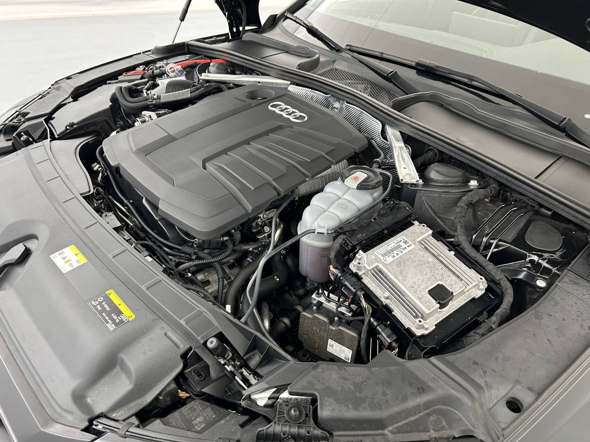 Vente en ligne Audi A4 Avant  35 TDI 163 S tronic 7 au prix de 28 790 €