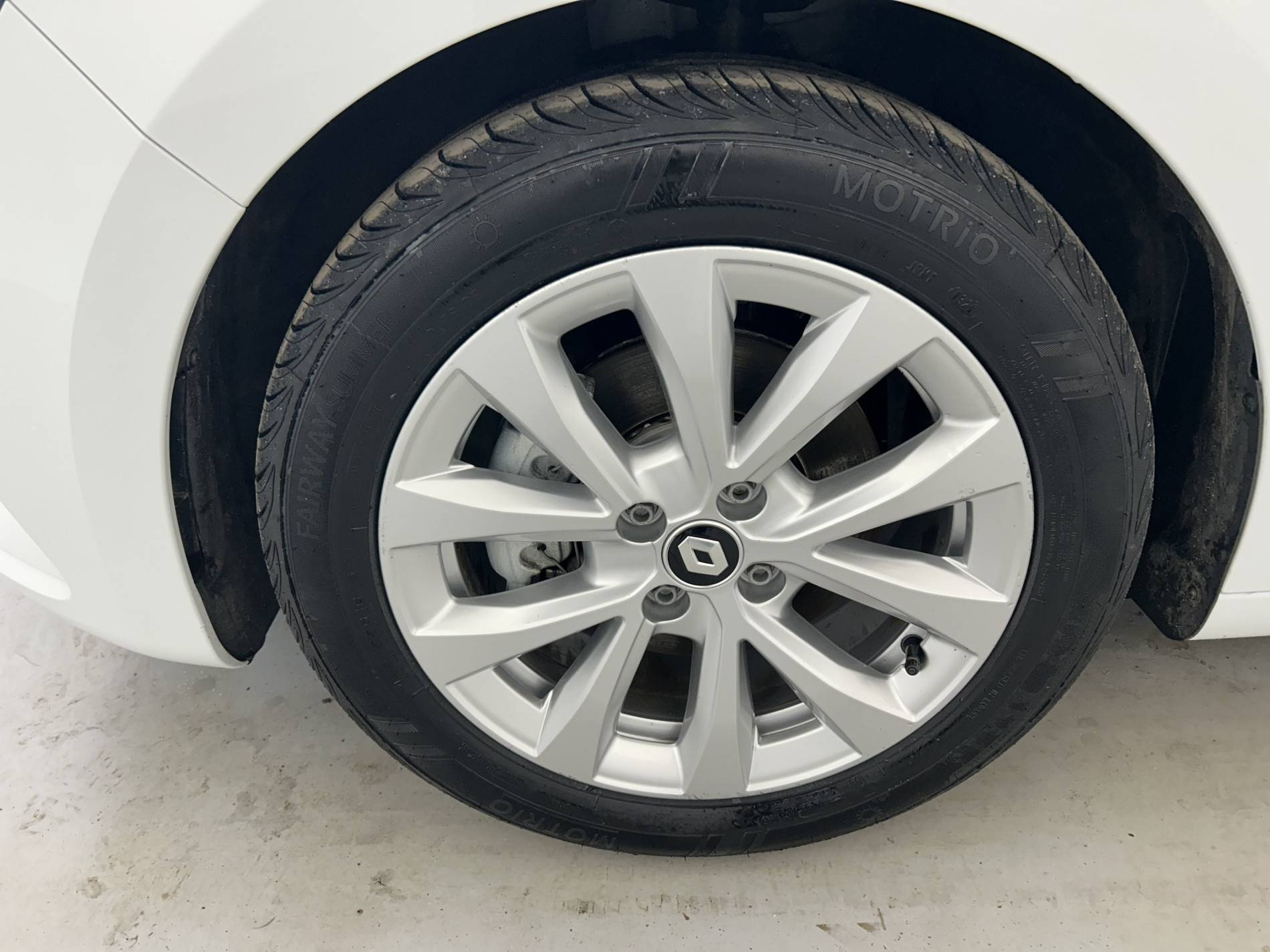 Vente en ligne Renault Clio 5 Clio E-Tech full hybrid 145 au prix de 17 590 €