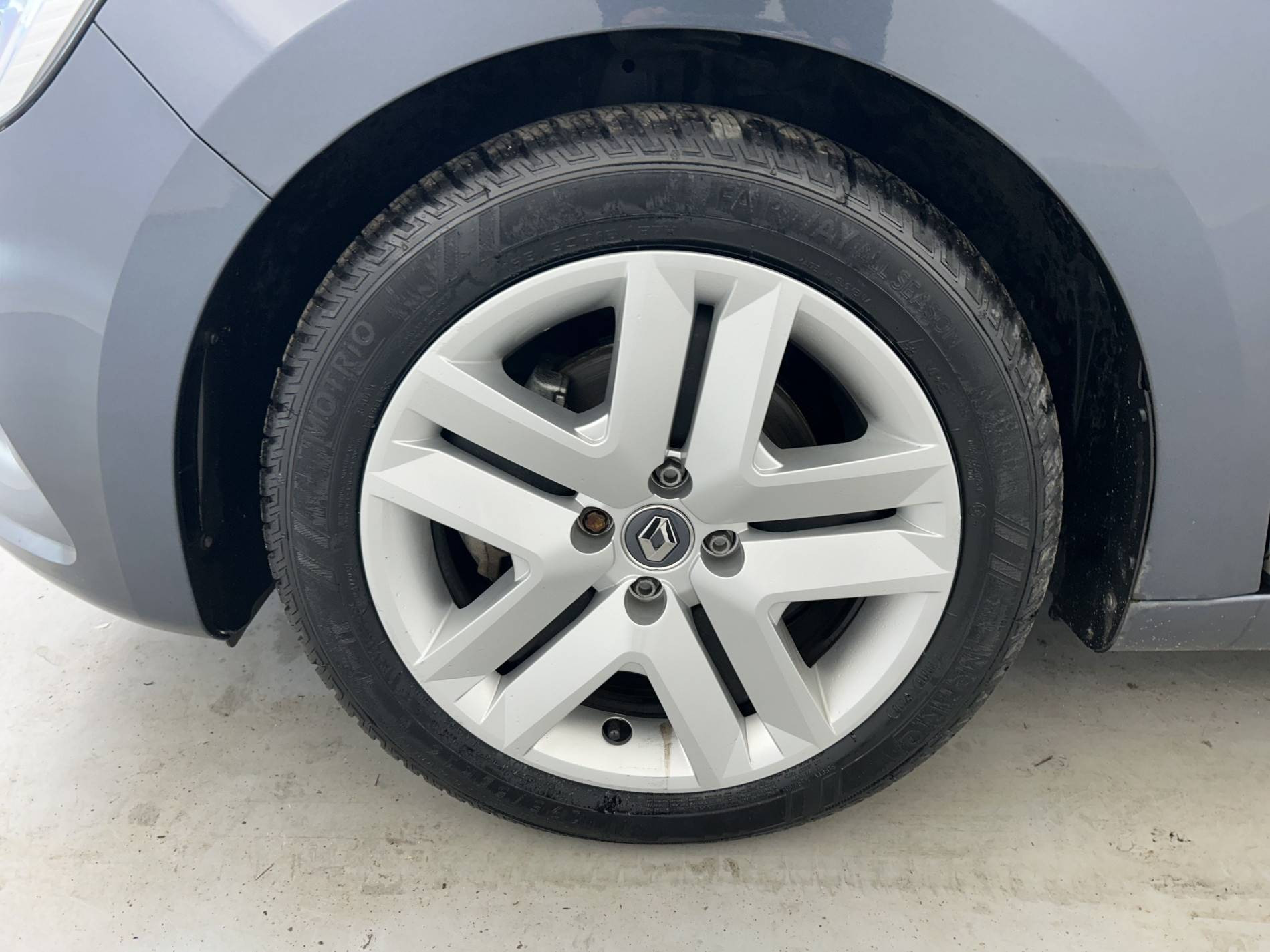 Vente en ligne Renault Clio 5 Clio E-Tech 140 - 21N au prix de 14 970 €