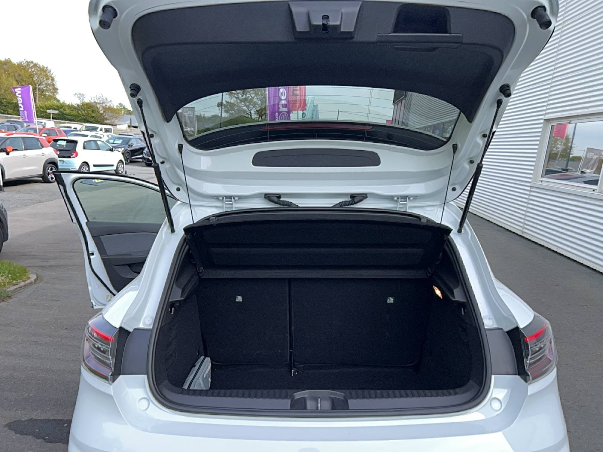 Vente en ligne Renault Clio 5 Clio TCe 90 au prix de 16 990 €