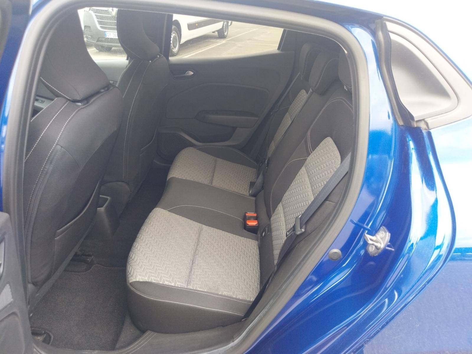 Vente en ligne Renault Clio 5 Clio E-Tech full hybrid 145 au prix de 16 700 €