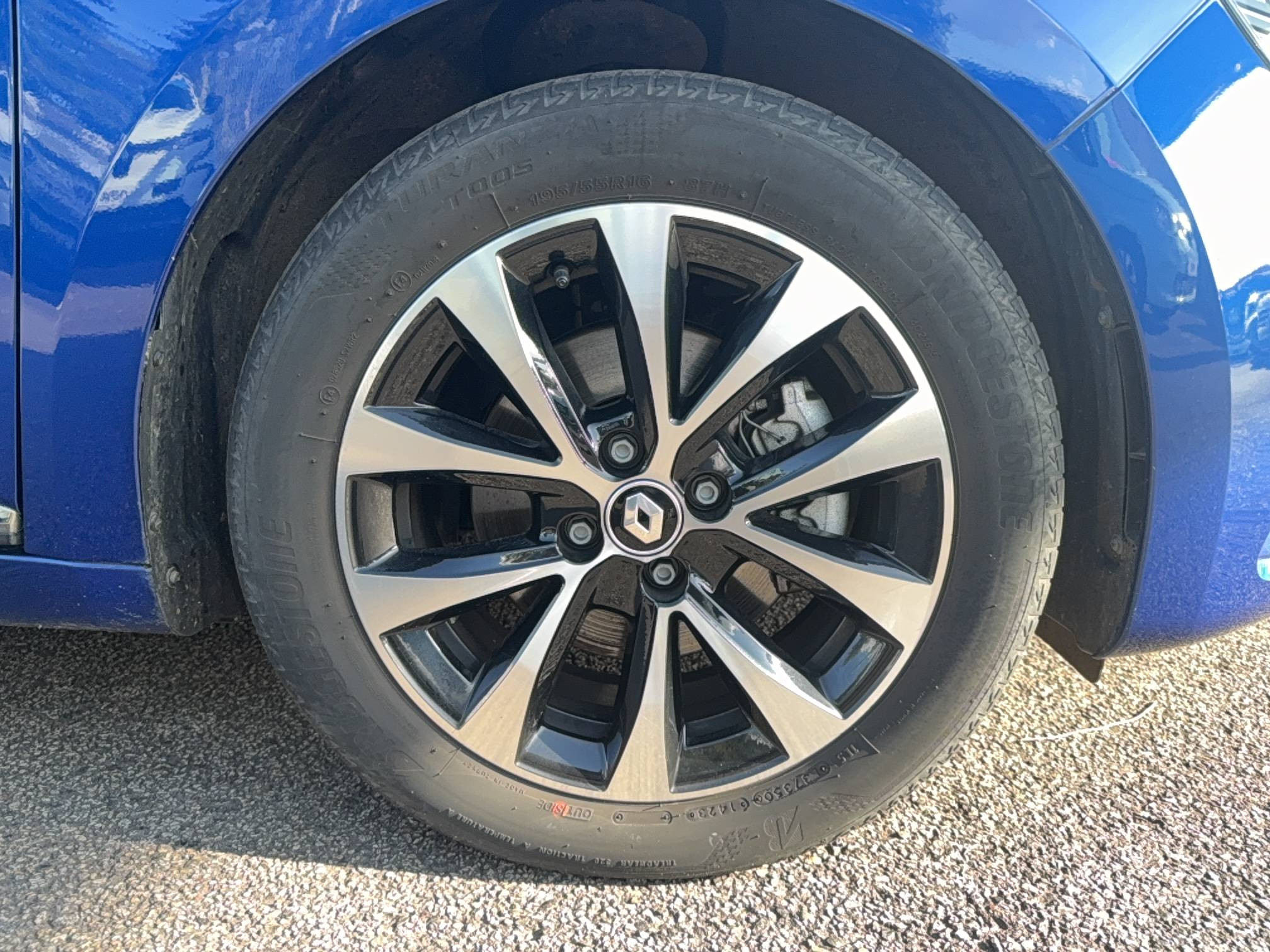 Vente en ligne Renault Clio 5 Clio E-Tech full hybrid 145 au prix de 18 490 €