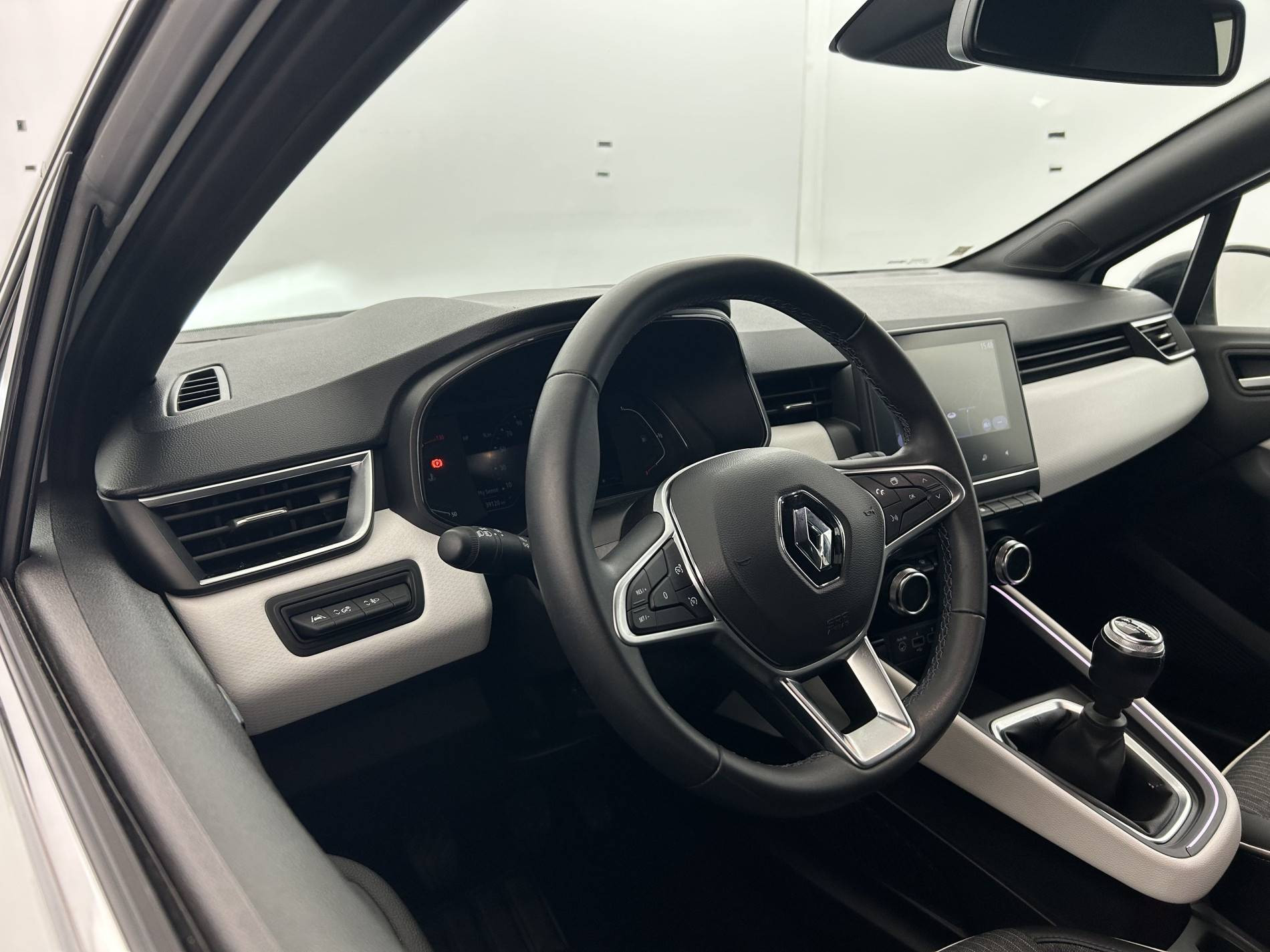 Vente en ligne Renault Clio 5 Clio TCe 90 au prix de 15 690 €
