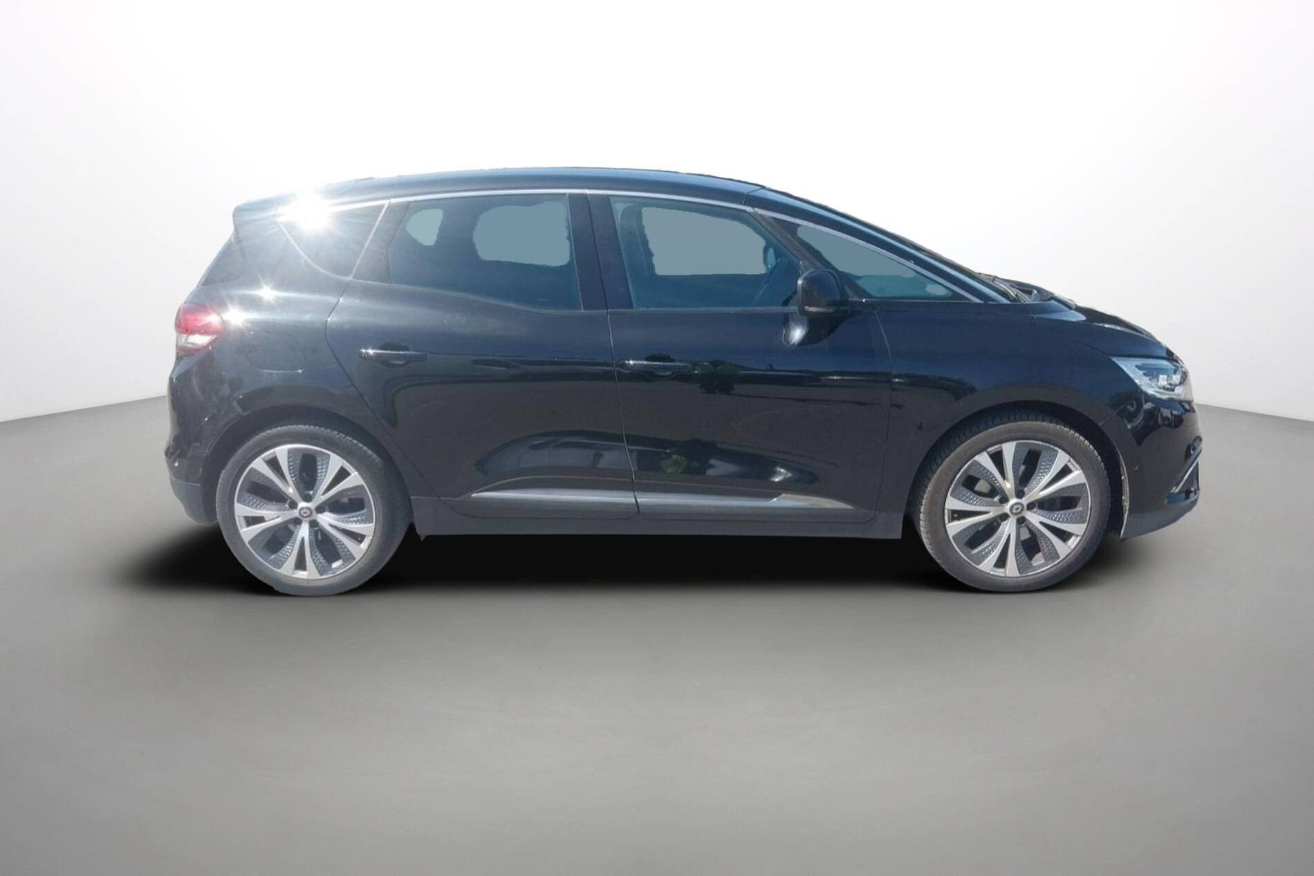 Vente en ligne Renault Scenic 4 Scenic dCi 130 Energy au prix de 15 790 €