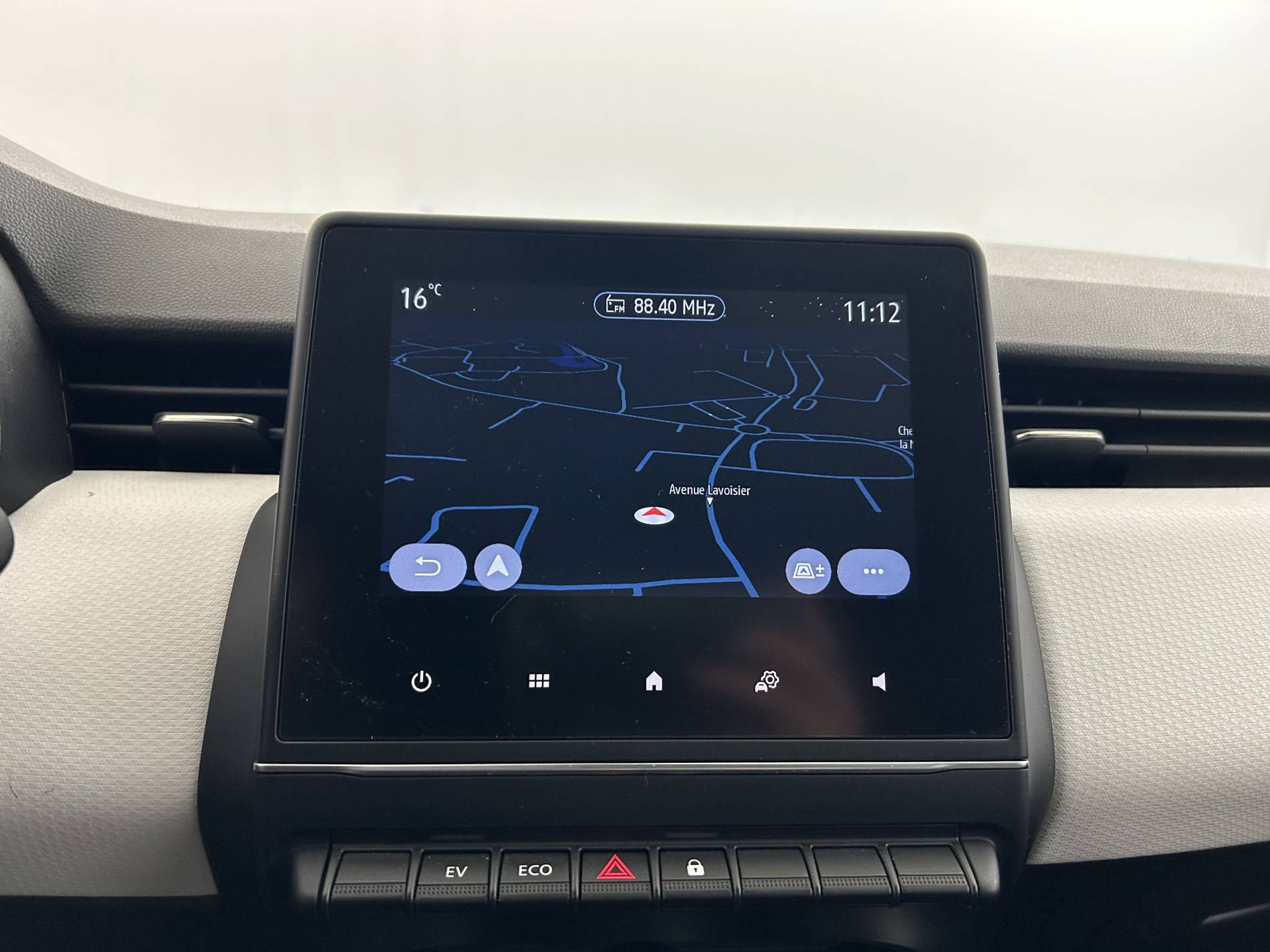 Vente en ligne Renault Clio 5 Clio E-Tech full hybrid 145 au prix de 17 390 €