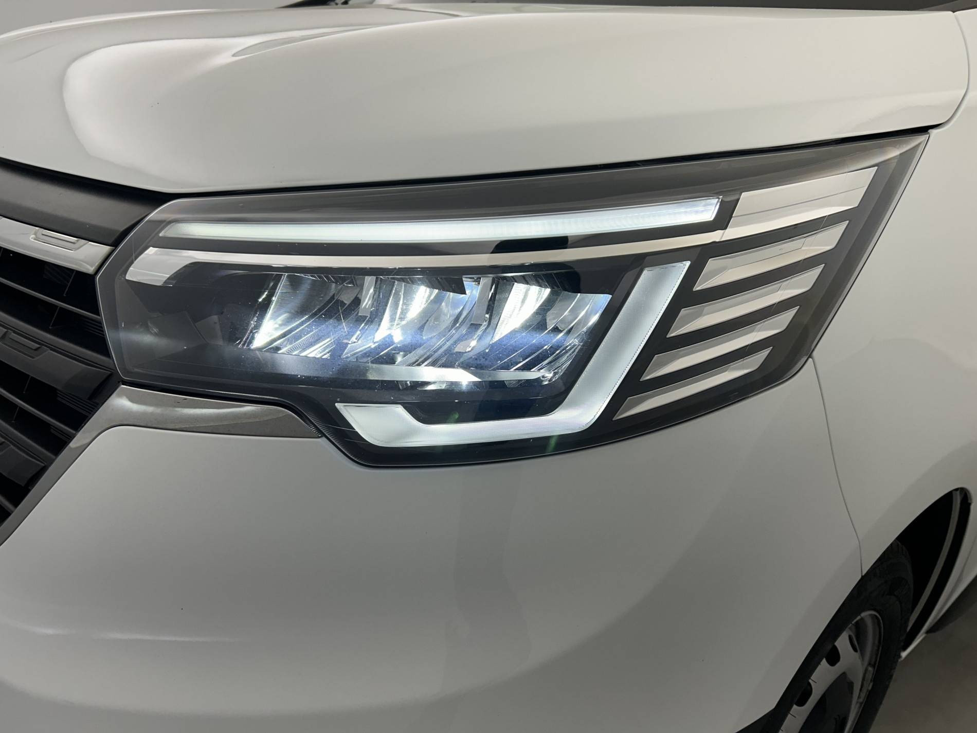 Vente en ligne Renault Trafic 3 Fourgon TRAFIC FG BLUE DCI 130 L1H1 3T GSR2 au prix de 26 750 €