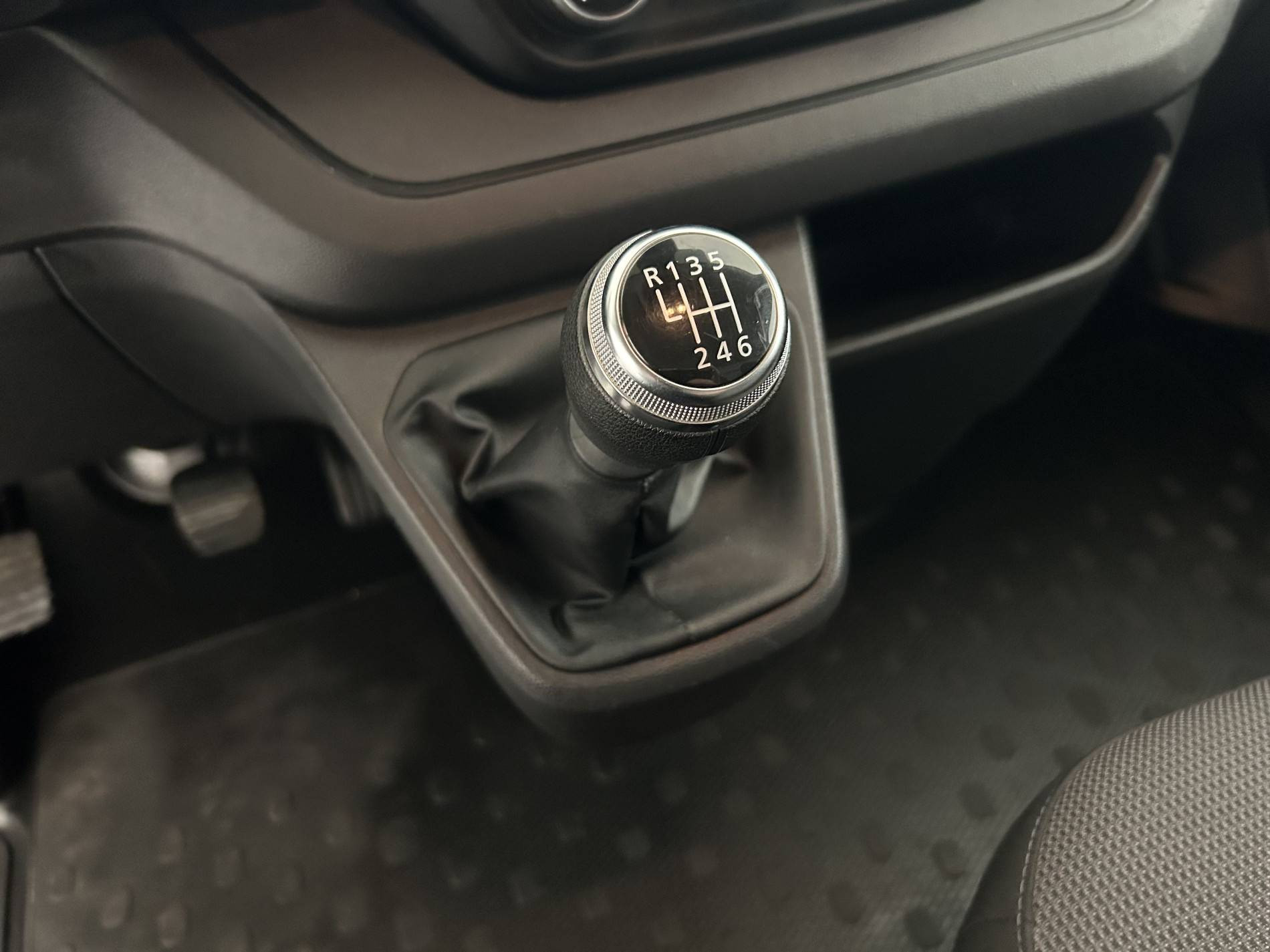 Vente en ligne Renault Trafic 3 Fourgon TRAFIC FGN L2H1 3000 KG BLUE DCI 130 au prix de 23 890 €