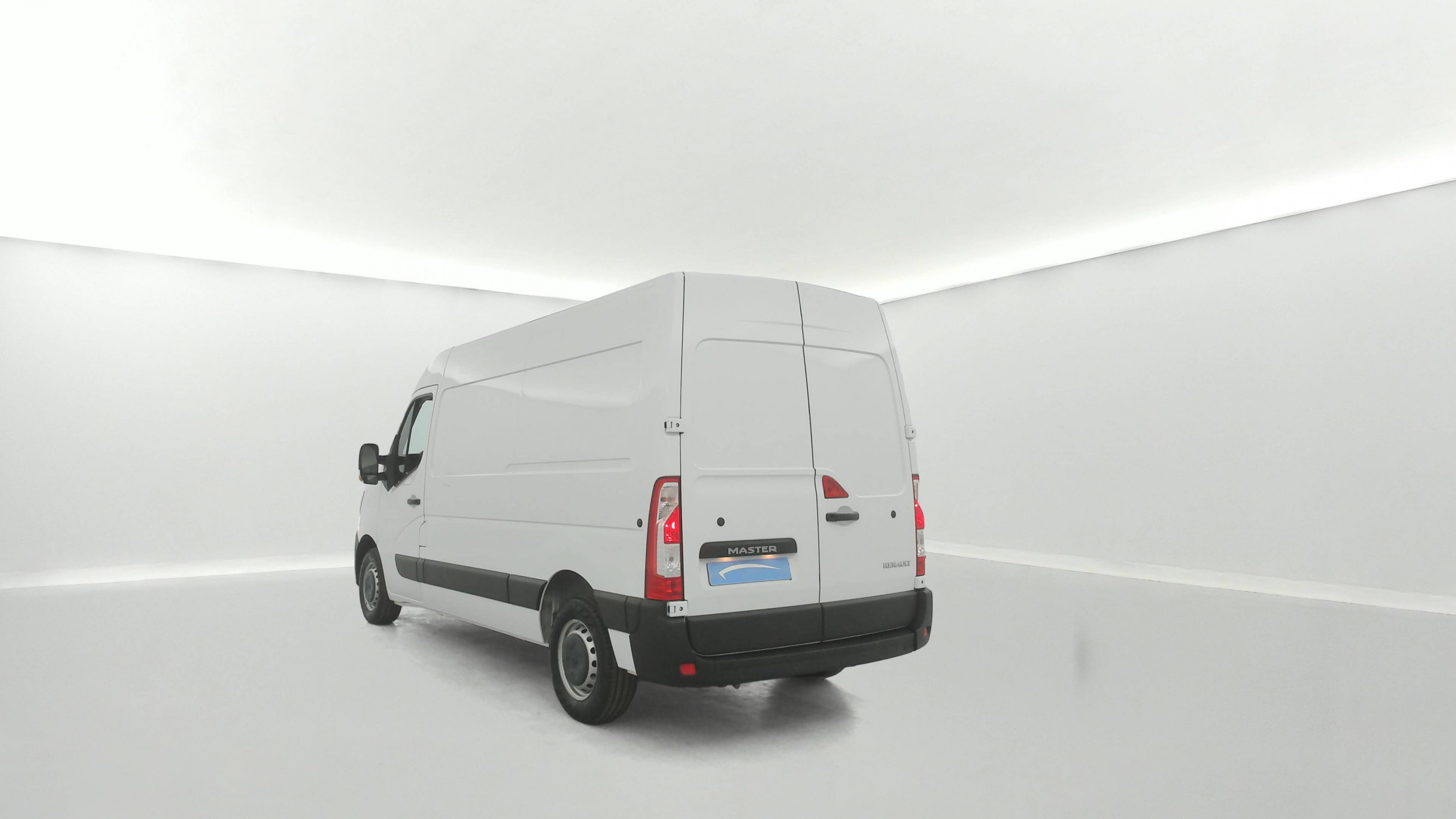 Vente en ligne Renault Master Fourgon MASTER FGN TRAC F3500 L2H2 BLUE DCI 135 au prix de 24 490 €