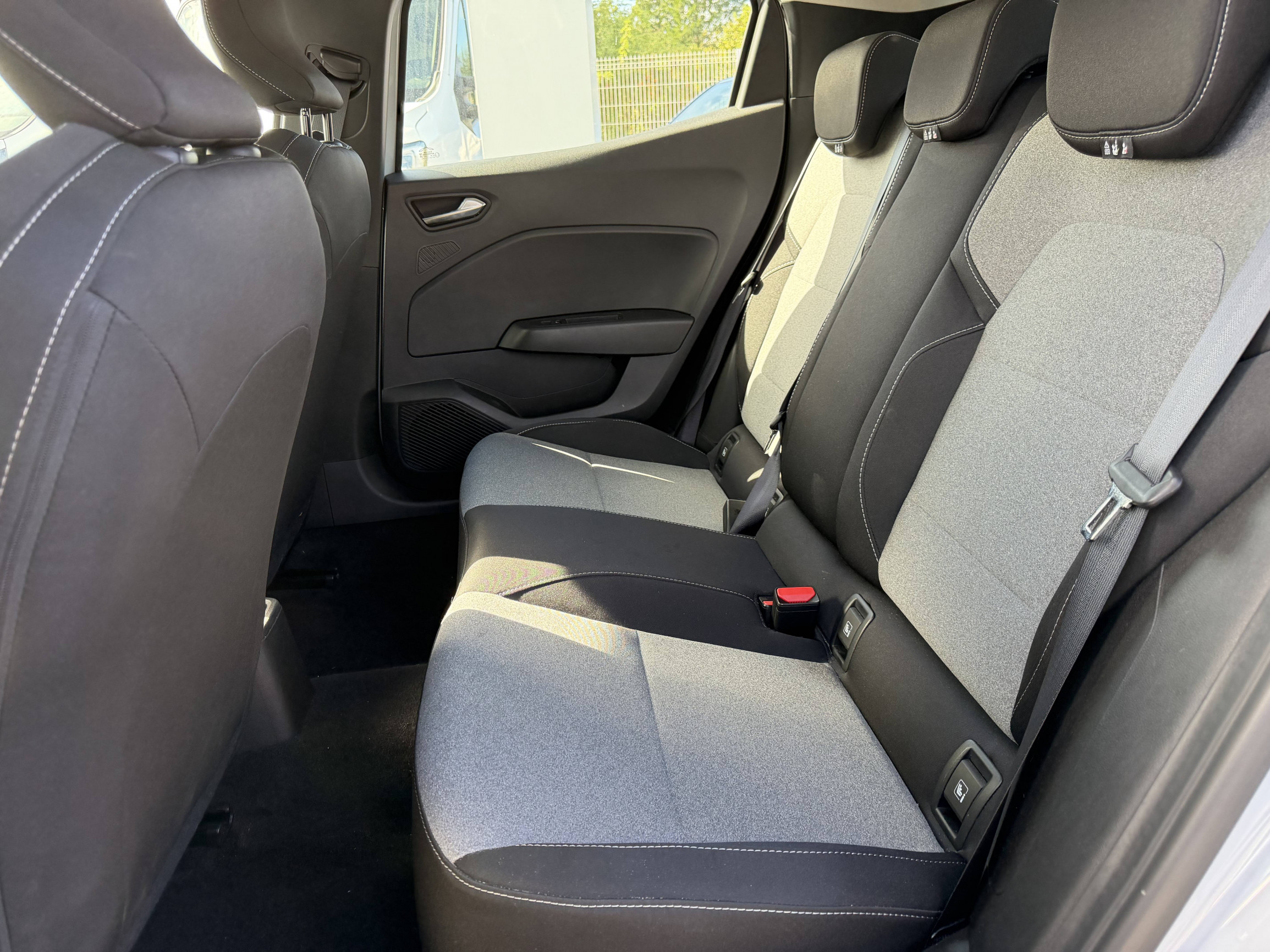 Vente en ligne Renault Clio 5 Clio TCe 90 ch GSR2 au prix de 15 990 €