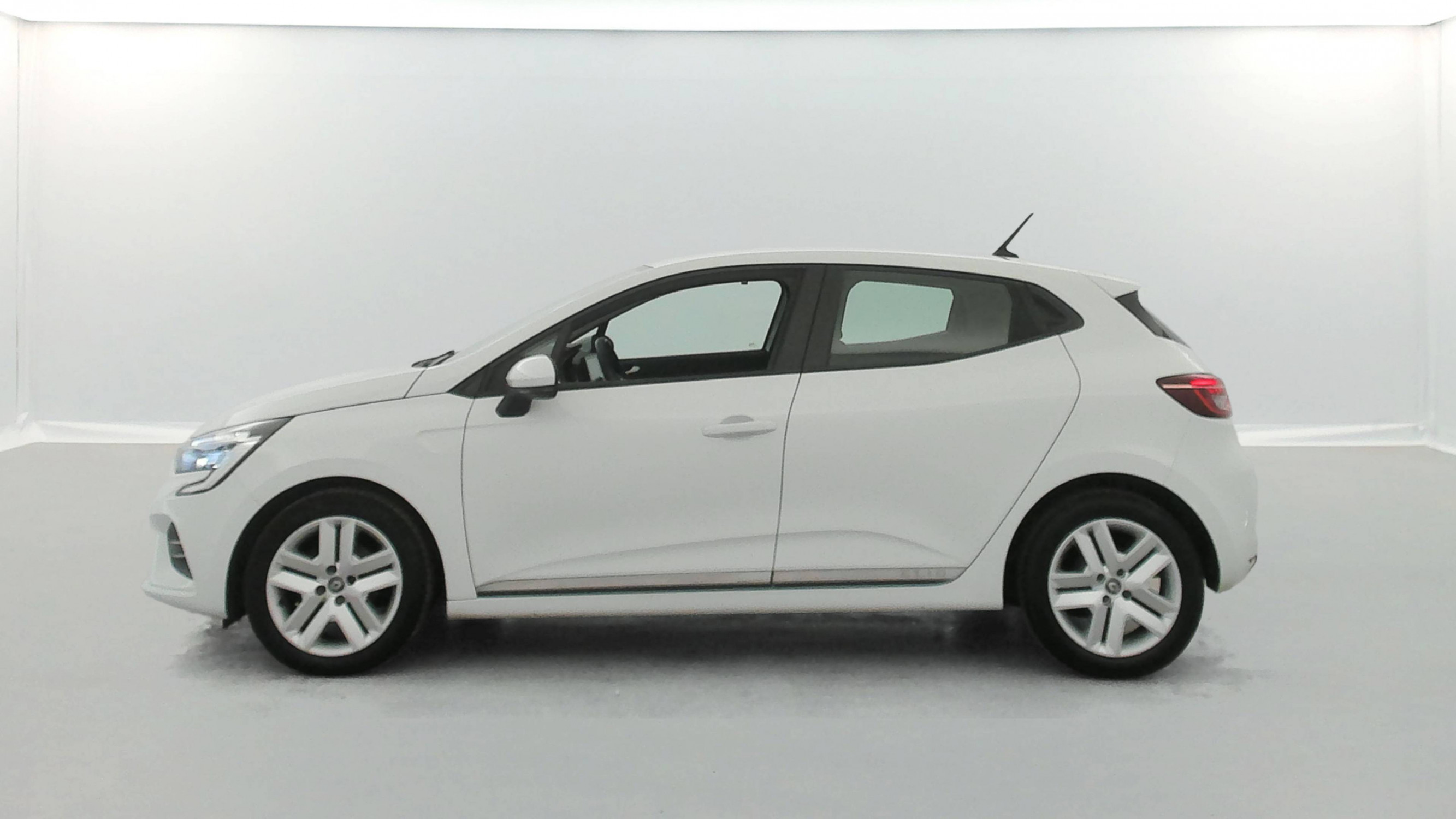 Vente en ligne Renault Clio 5 Clio TCe 90 - 21 au prix de 13 990 €