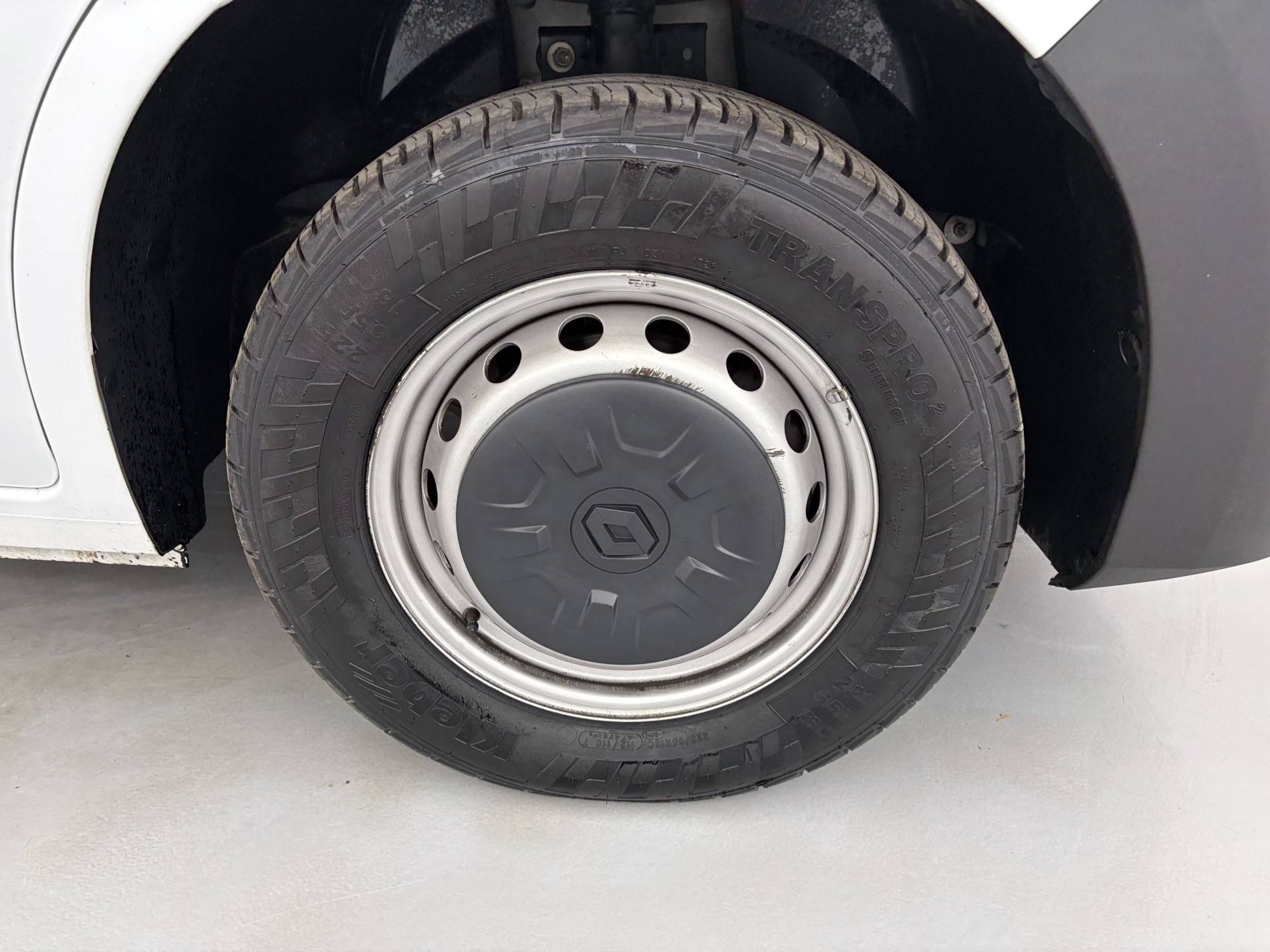 Vente en ligne Renault Master Fourgon MASTER FGN TRAC F3500 L3H3 BLUE DCI 135 au prix de 24 990 €