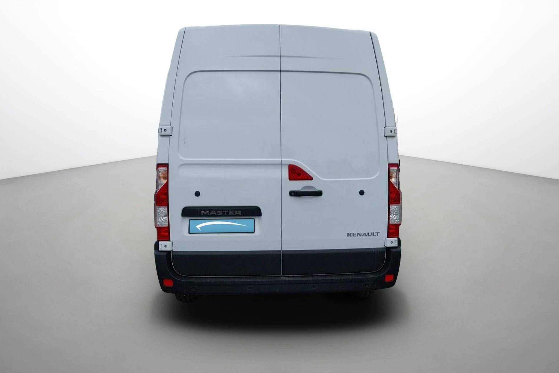 Vente en ligne Renault Master Fourgon MASTER FGN TRAC F3500 L2H2 BLUE DCI 135 au prix de 26 990 €