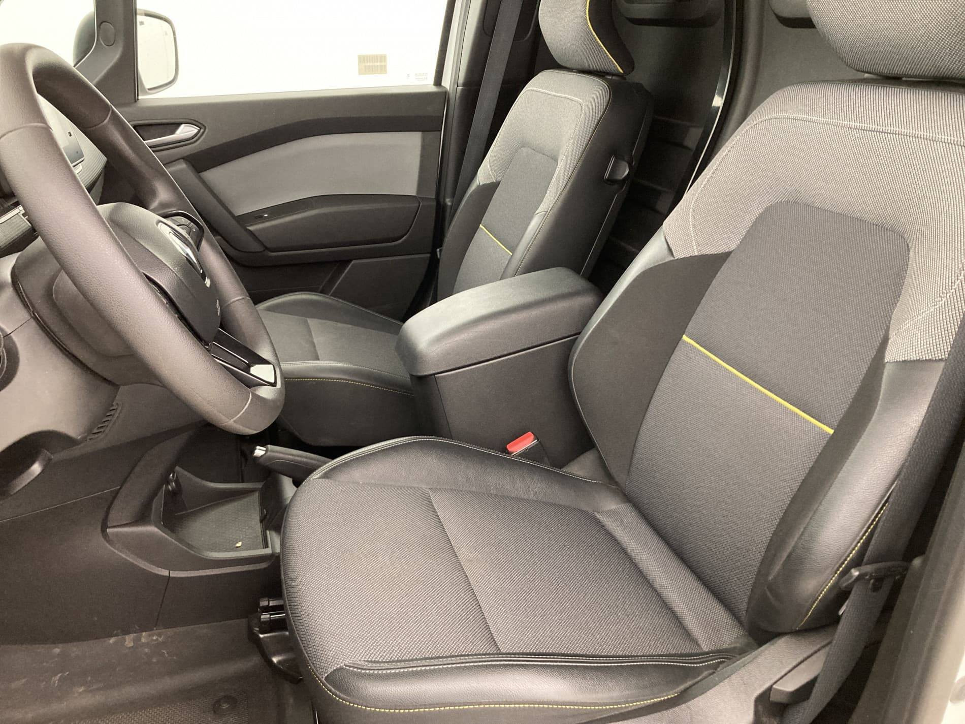 Vente en ligne Renault Kangoo Van  TCE 130 au prix de 17 490 €