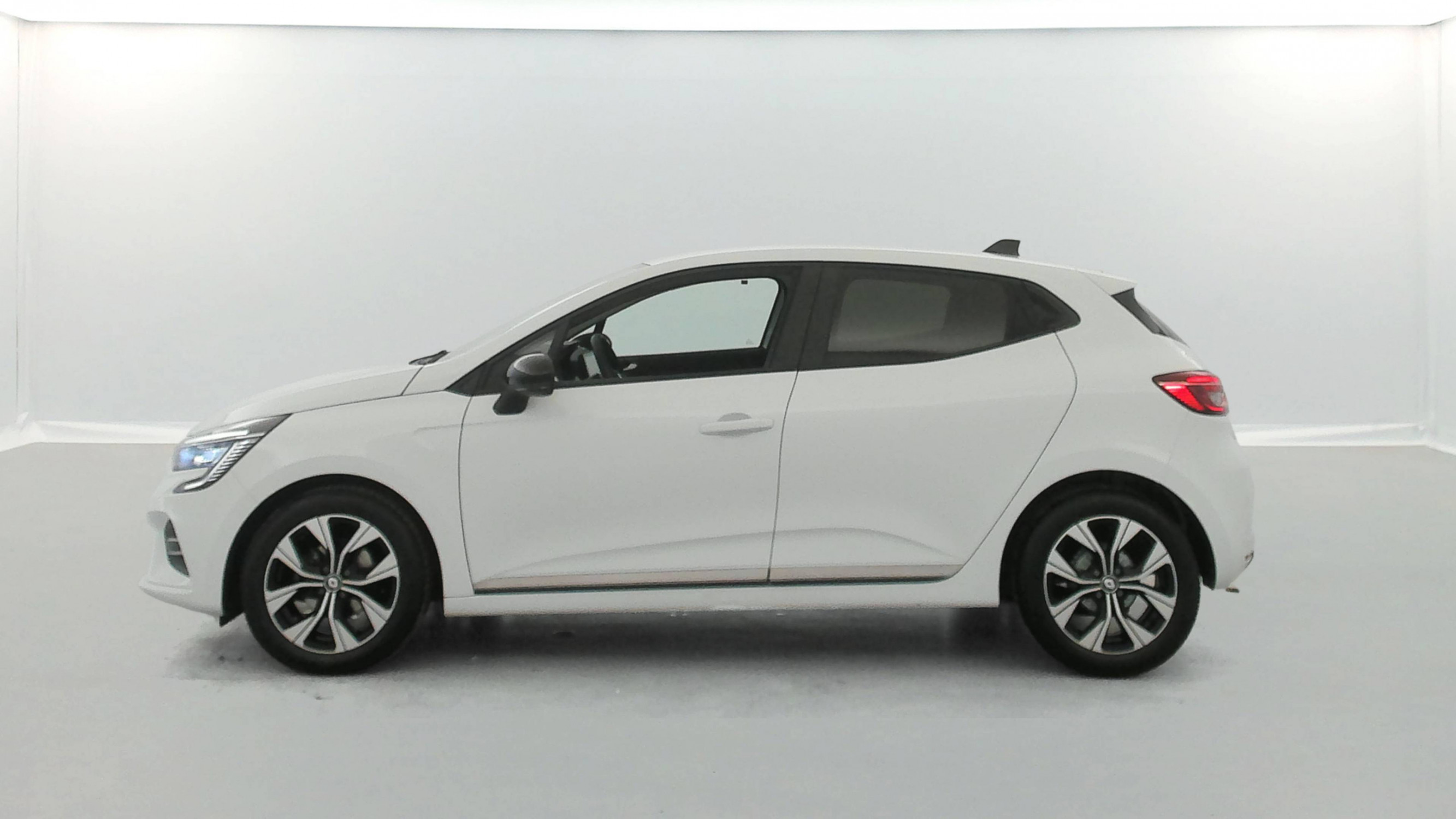 Vente en ligne Renault Clio 5 Clio SCe 65 au prix de 13 391 €