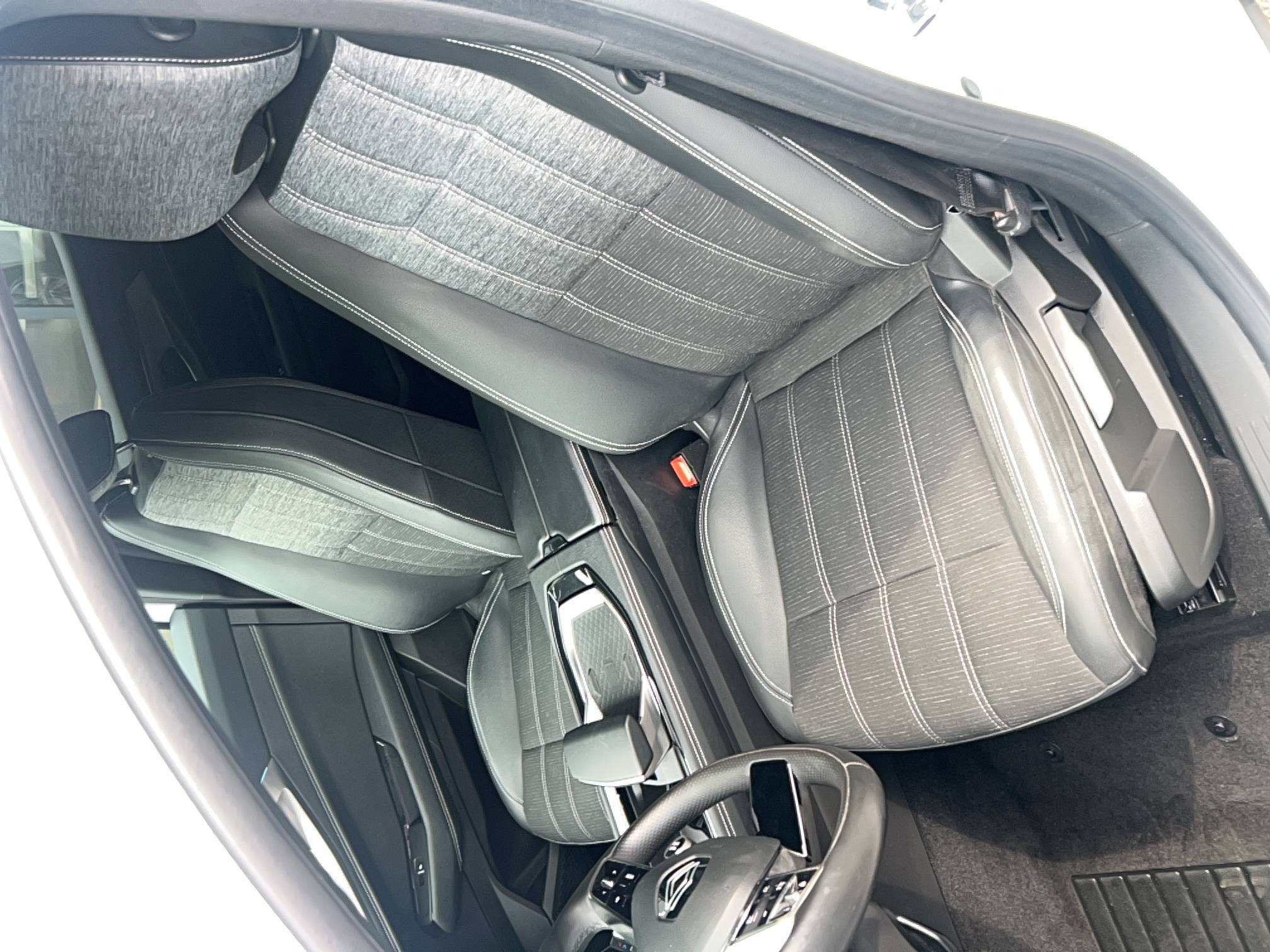Vente en ligne Renault Austral  E-Tech hybrid 200 au prix de 26 990 €