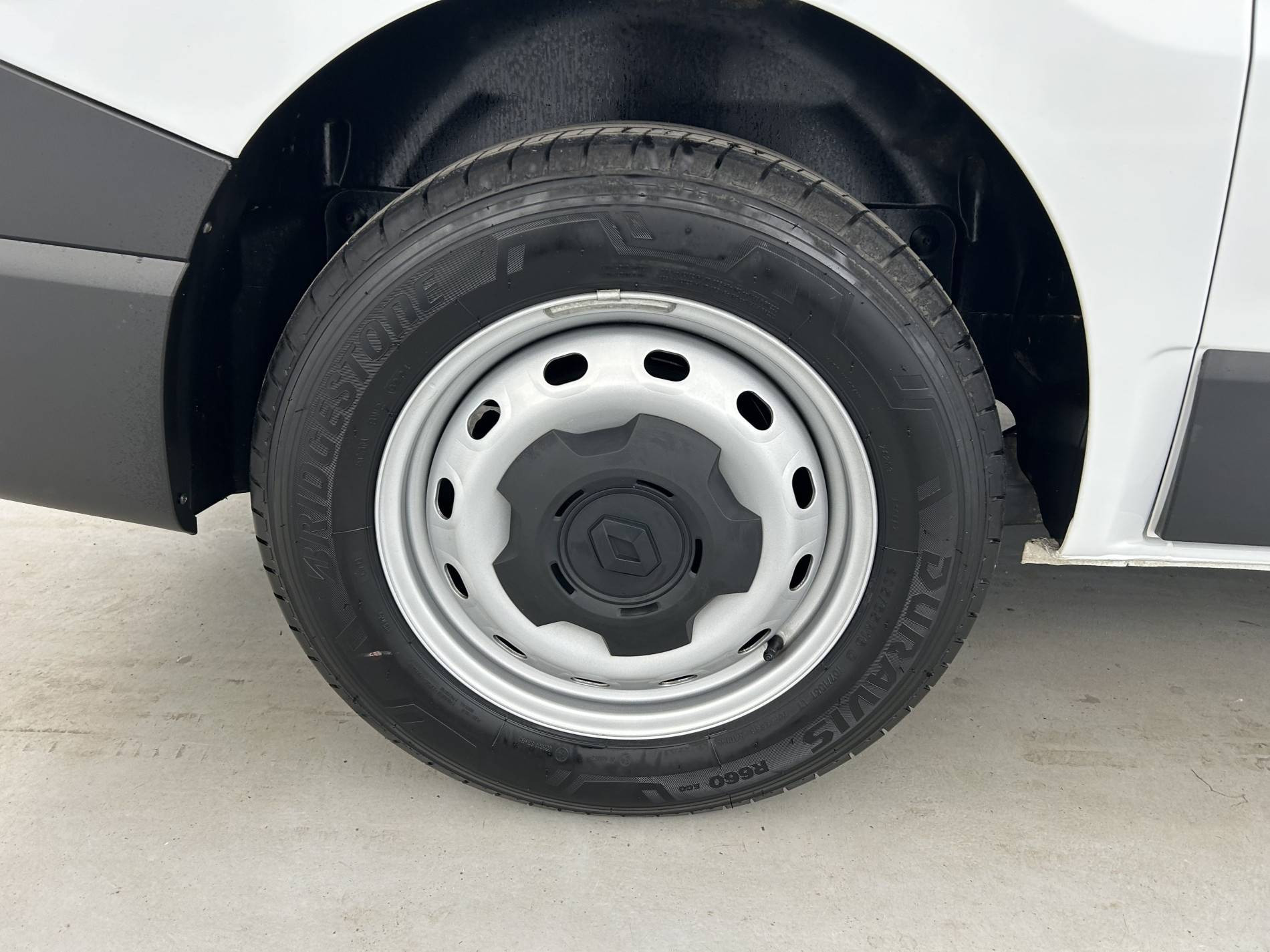 Vente en ligne Renault Trafic 3 Fourgon TRAFIC FG BLUE DCI 130 L1H1 3T GSR2 au prix de 24 990 €