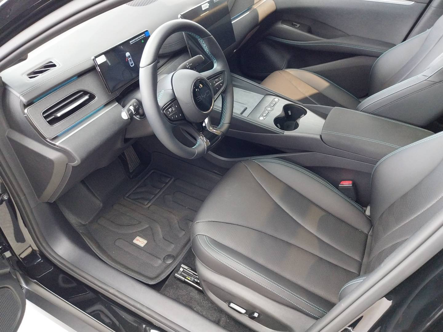 Vente en ligne Byd Seal 6 DM-i  1.5l DM-i 156 kW PHEV au prix de 33 890 €