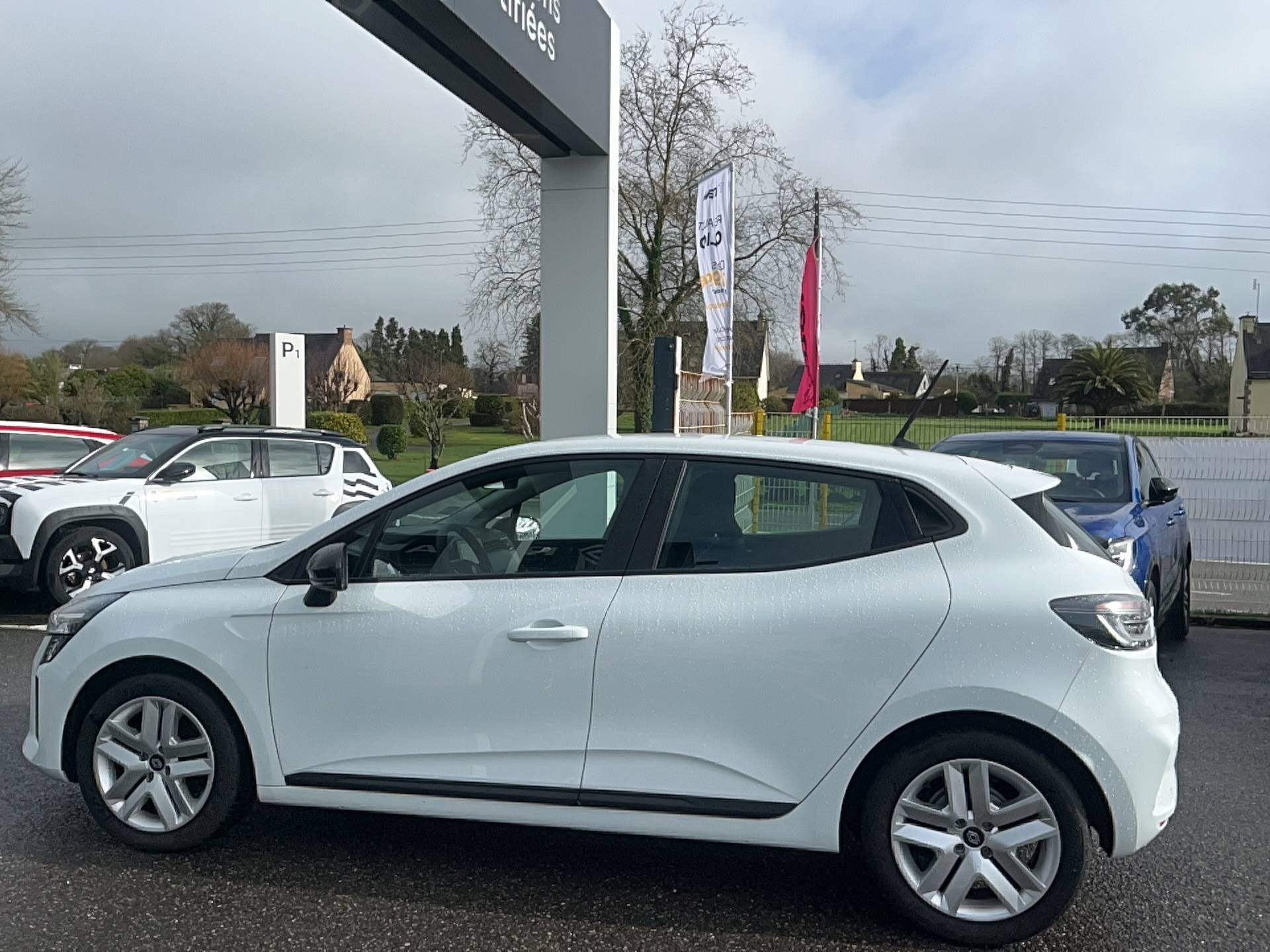 Vente en ligne Renault Clio 5 Clio E-Tech full hybrid 145 ch GSR2 au prix de 19 850 €