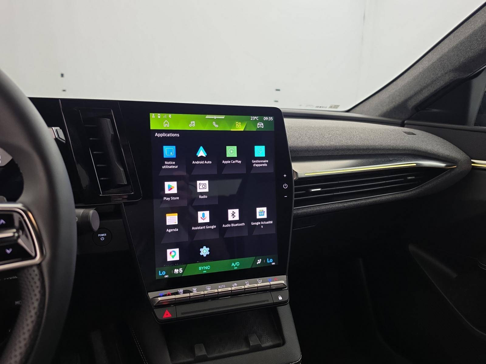 Vente en ligne Renault Scenic E-Tech Scenic E-Tech électrique 220 ch grande autonomie au prix de 37 990 €
