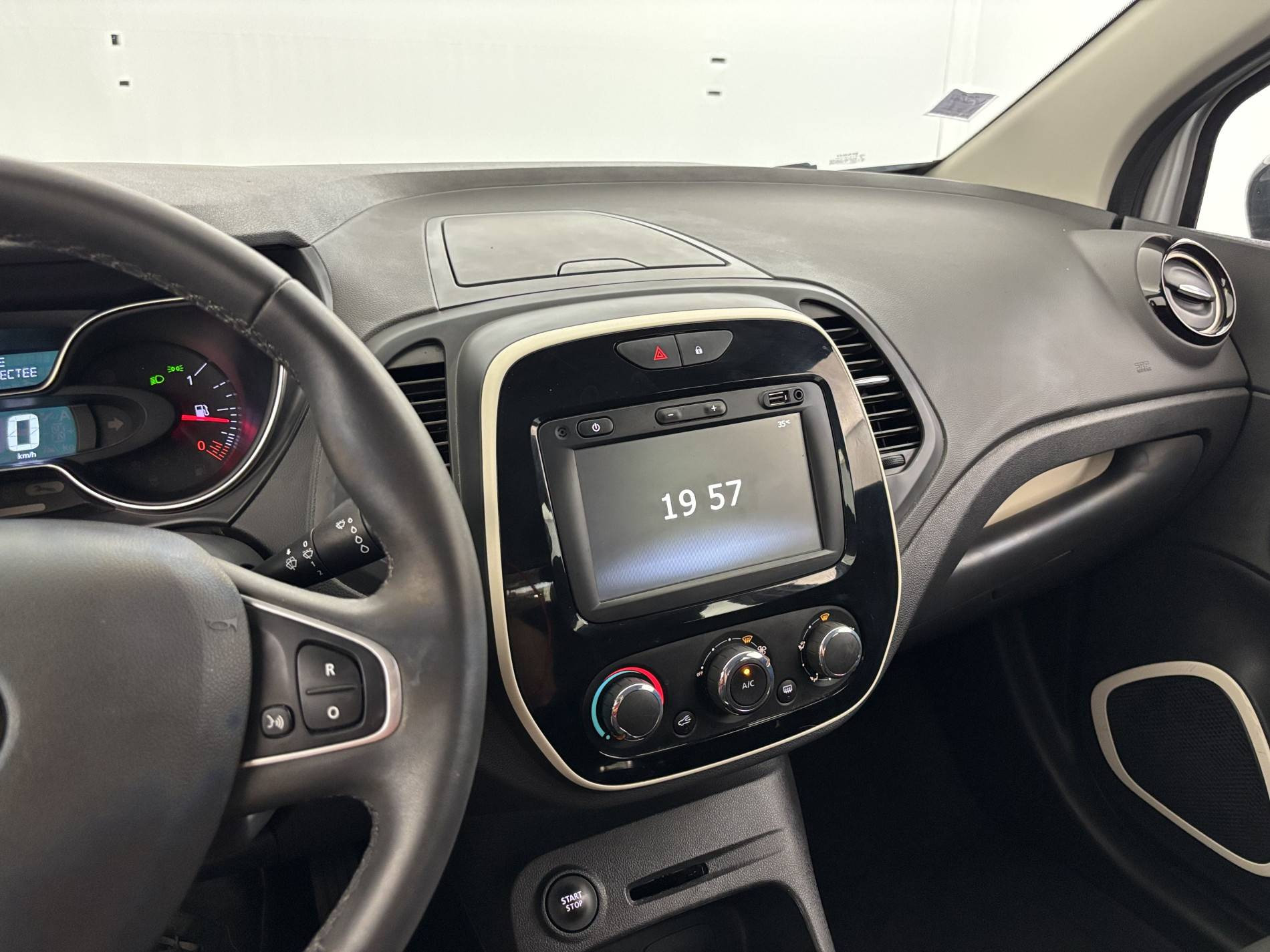 Vente en ligne Renault Captur Captur TCe 90 - 19 au prix de 11 990 €