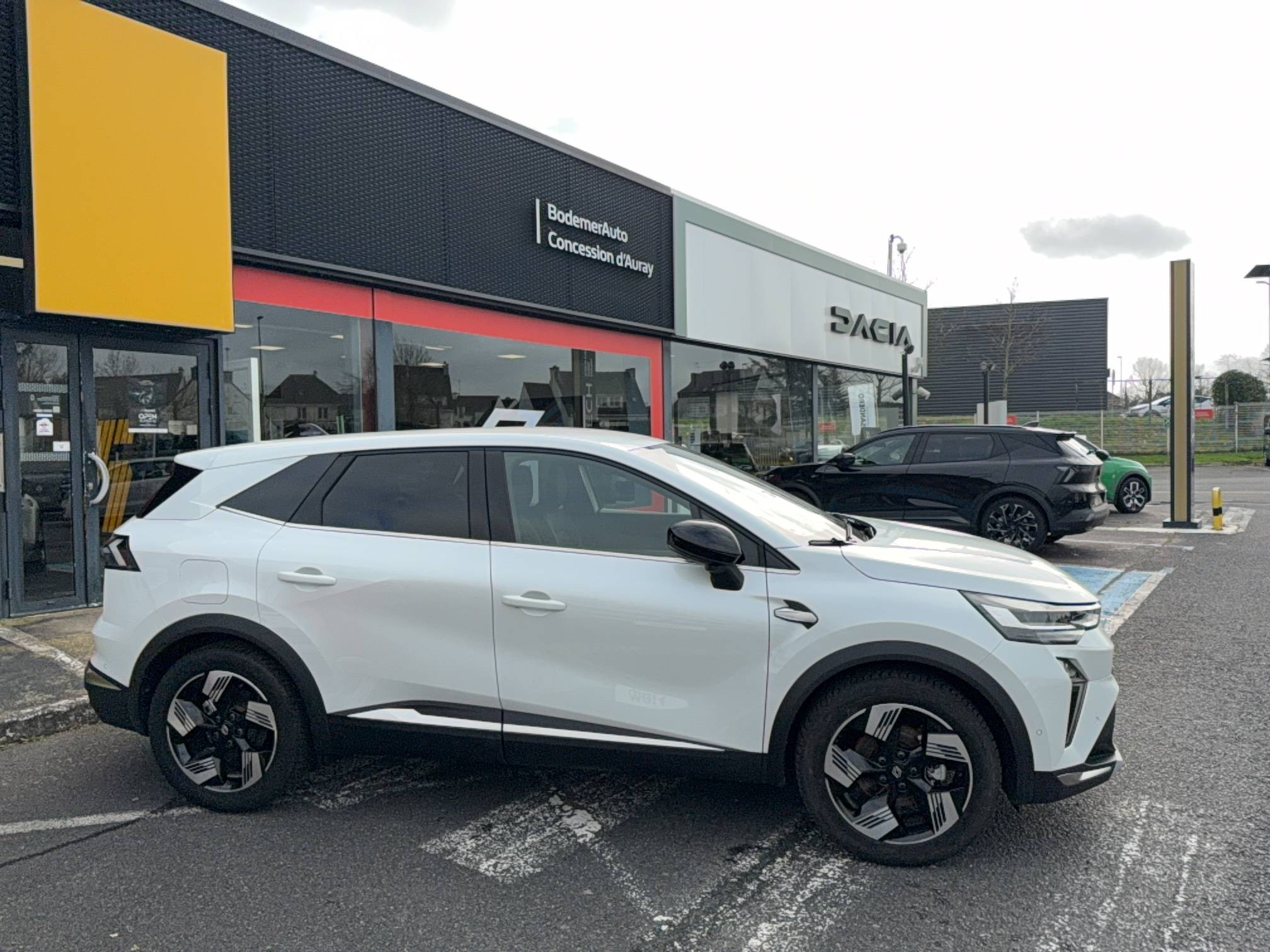 Vente en ligne Renault Symbioz  E-Tech full hybrid 145 au prix de 30 990 €