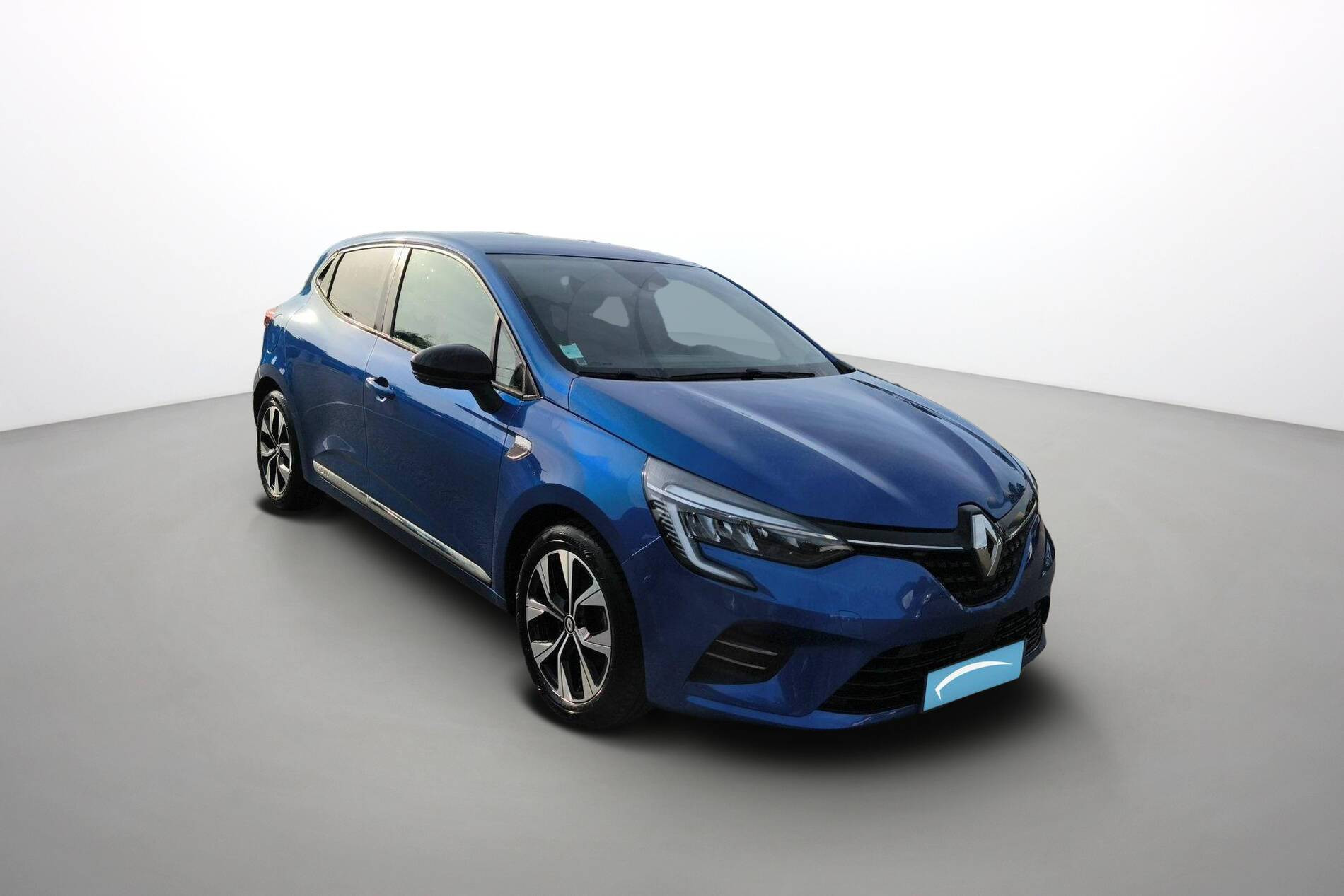 Vente en ligne Renault Clio 5 Clio E-Tech 140 - 21N au prix de 15 990 €