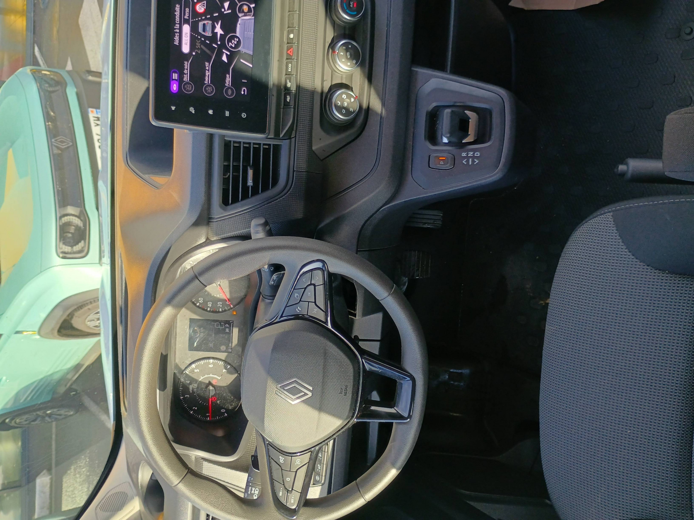 Vente en ligne Renault Trafic Cabine Approfondie TRAFIC CA L2H1 3T BLUE DCI 170 AUTO au prix de 37 991 €