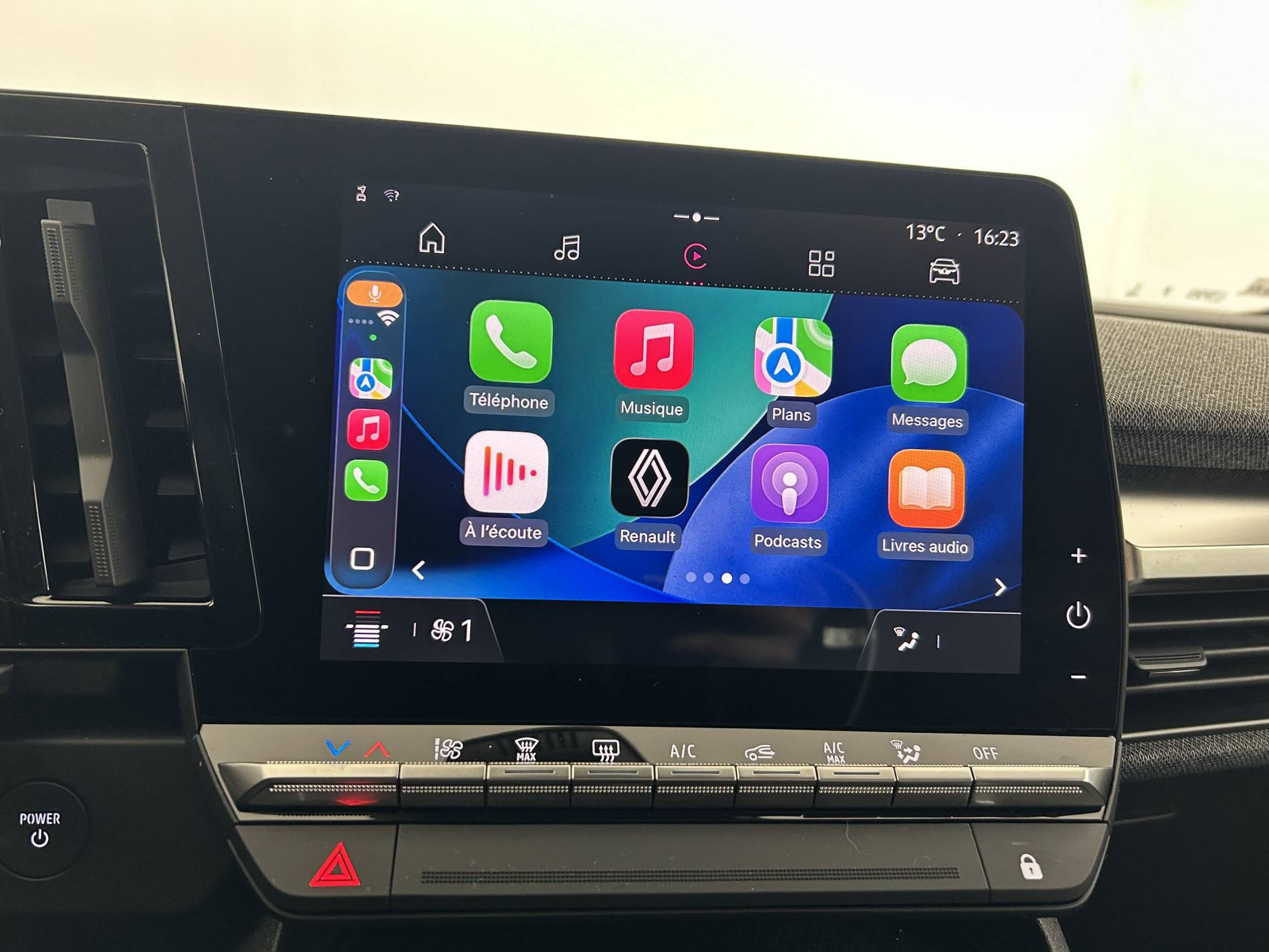 Vente en ligne Renault Megane E-Tech  EV40 130ch standard charge au prix de 16 990 €